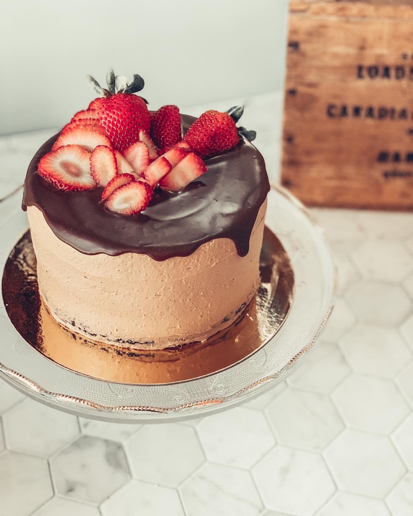 Gluten Free, Dairy Free Chocolate Cake with Fresh Strawberries 🍓. 

.

.

#cake #instacake #nelsonbc #kootenays #bakery #bakerylife #lovemyjob #cakesofig #cakesofinstagram #cakesofinsta #yum #delish #sweet #dessert #glutenfree #dairyfree #chocolate 