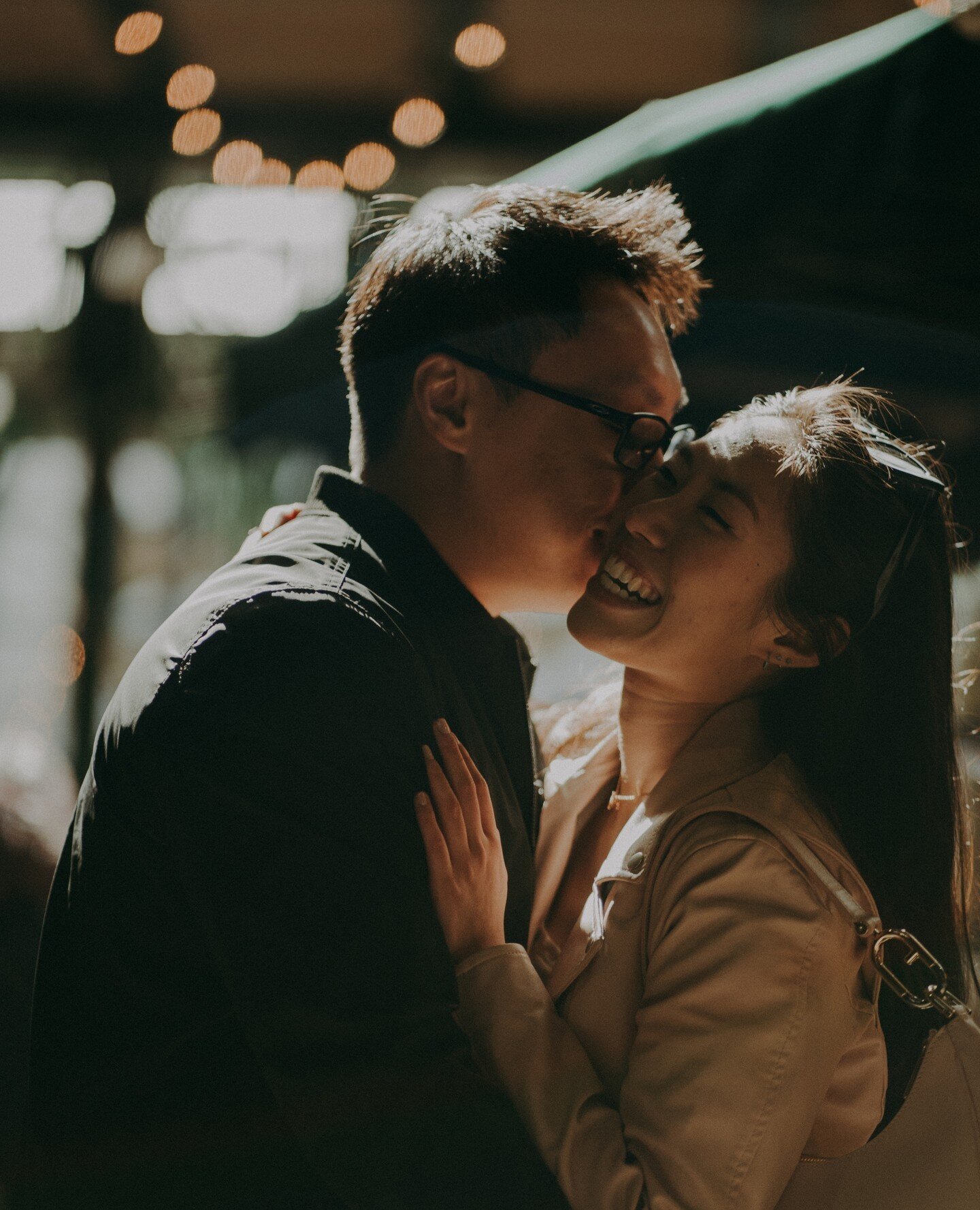 Yukee + Gabrielle // A lovely sunny walk around London with these two this week 🌞🧡 ⁠
.⁠
.⁠
.⁠
.⁠
#coupleshoot #coupleportrait #engagementshoot #weddingphotographer #weddingphotography  #brightonwedding #londonweddingphotographer #brightonweddingpho