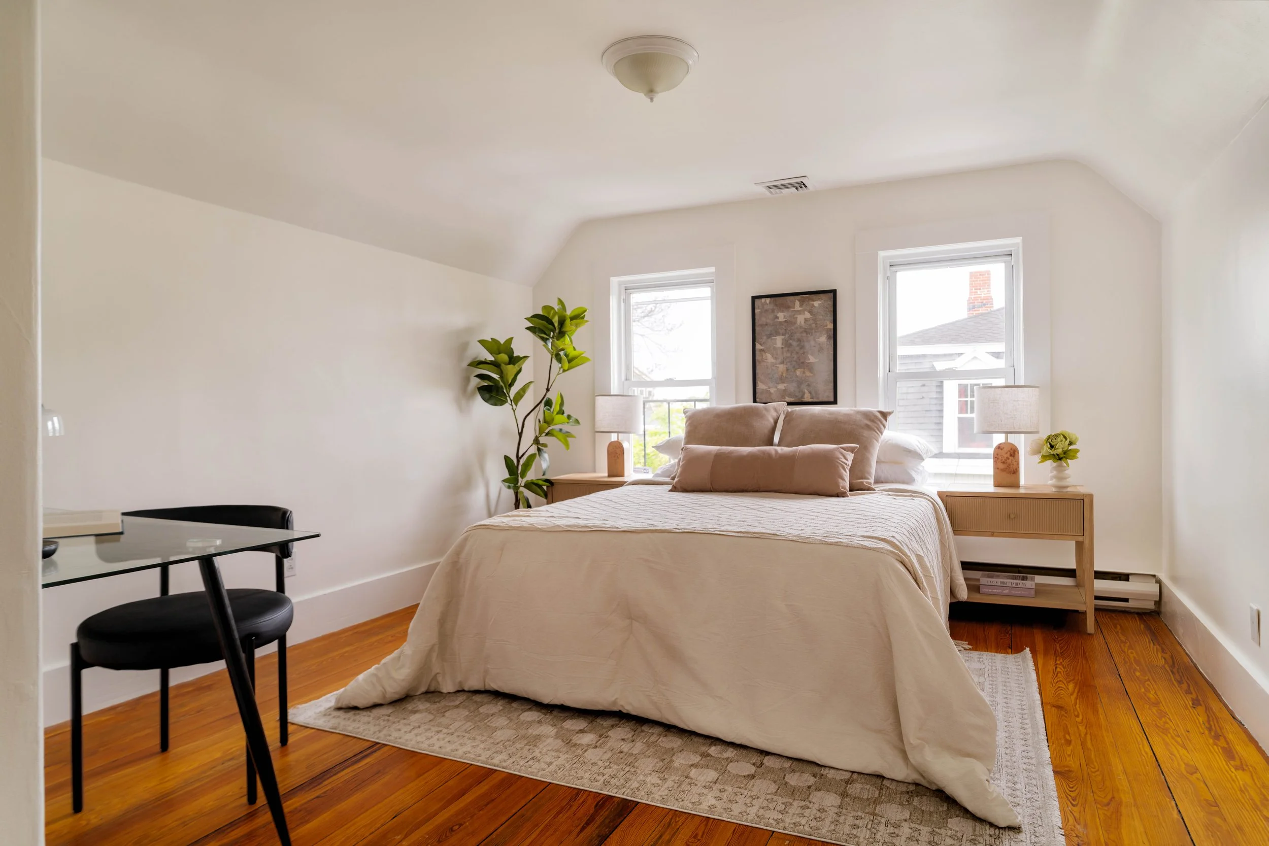 Bedroom 2-09256.jpg