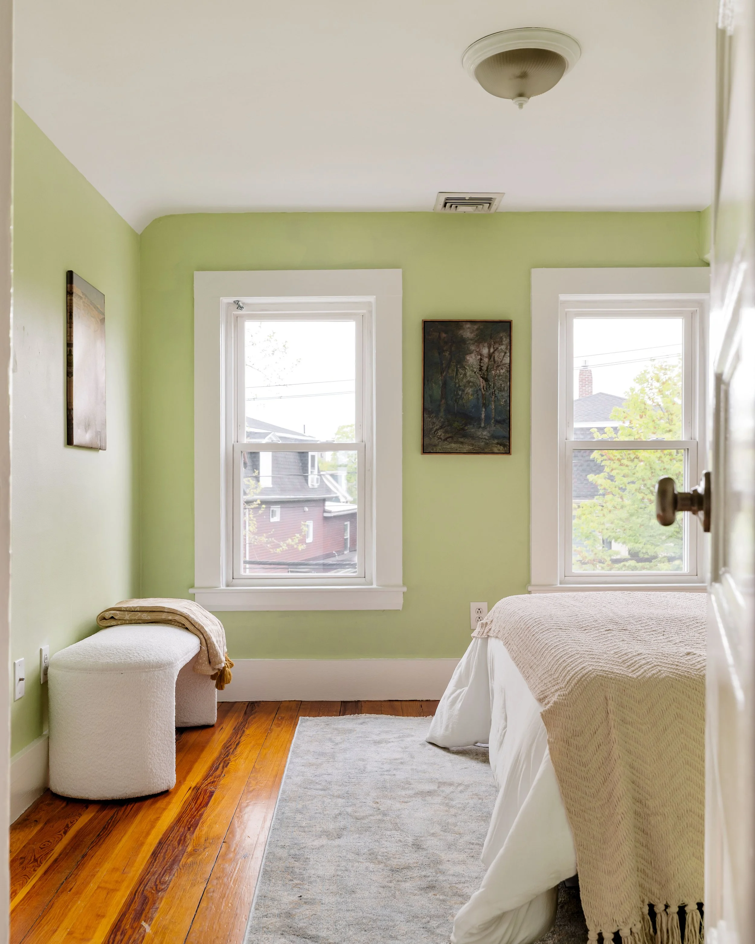 Bedroom 1-09199.jpg