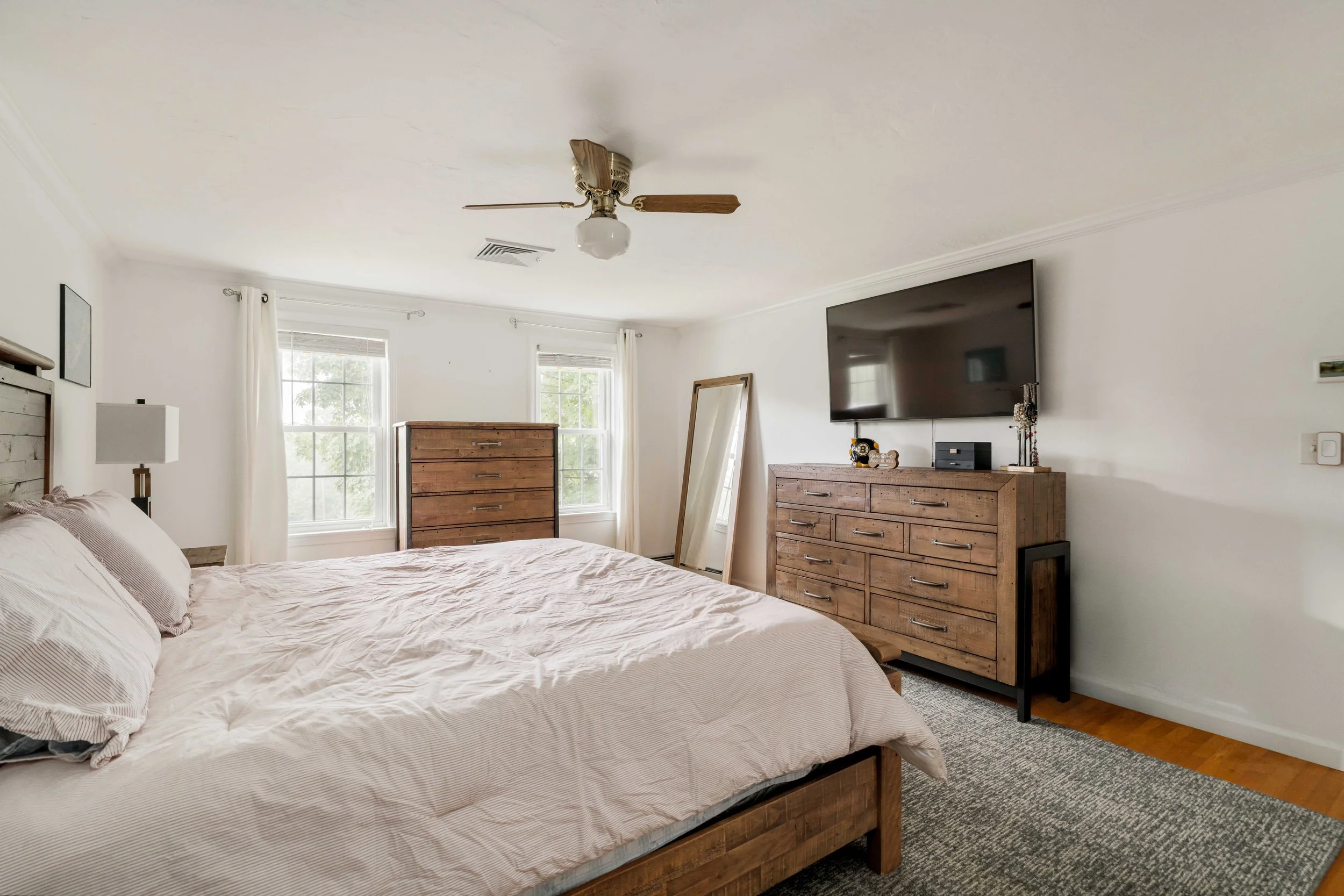 Primary Bed & Bath-06205 2.jpg