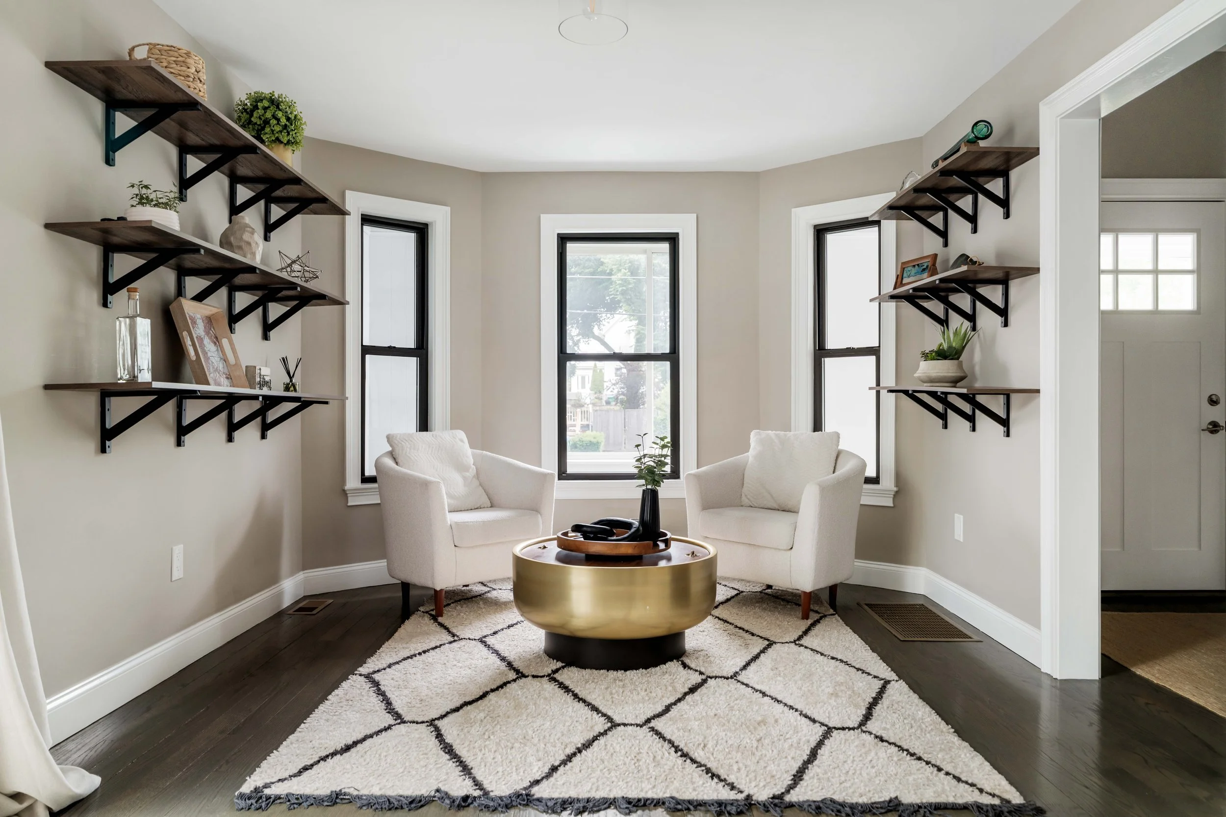 Sitting Area-02263.jpg
