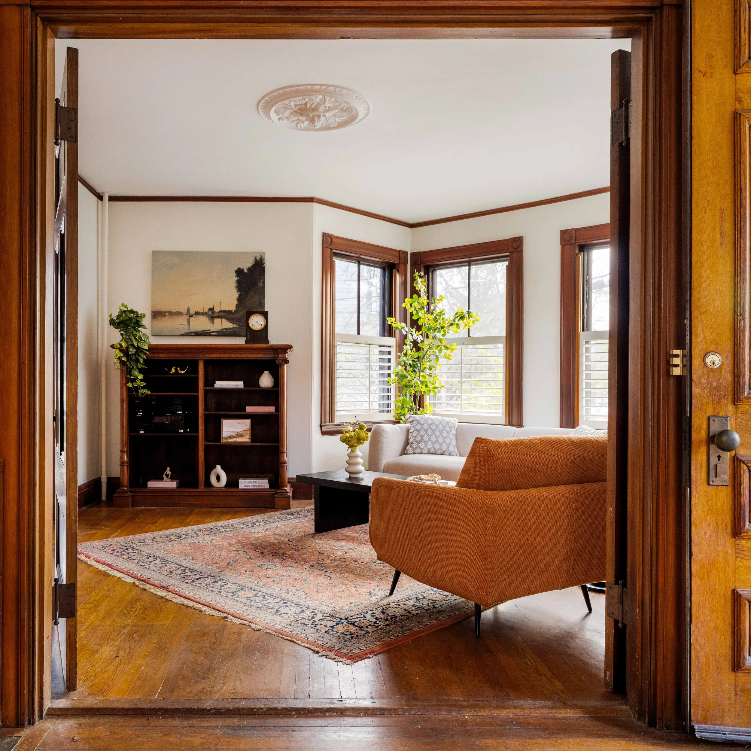 Living Room-04289.jpg