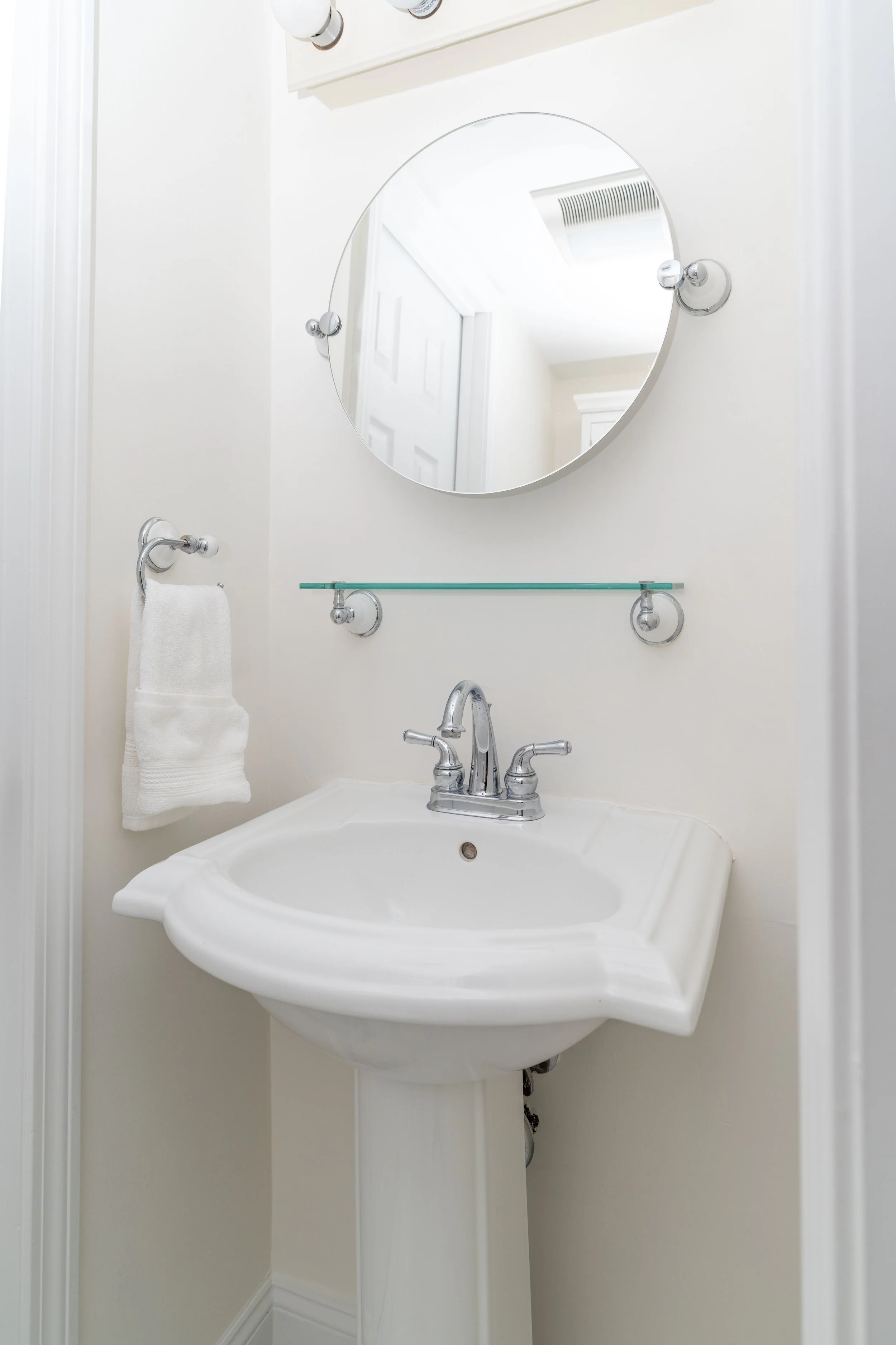 Half Bath-04193.jpg