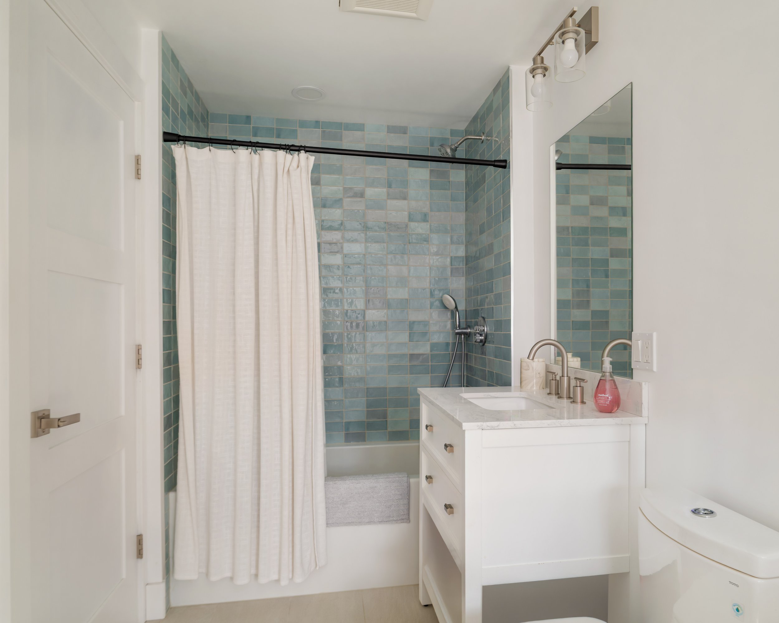 Bed & Bath 2-03573.jpg