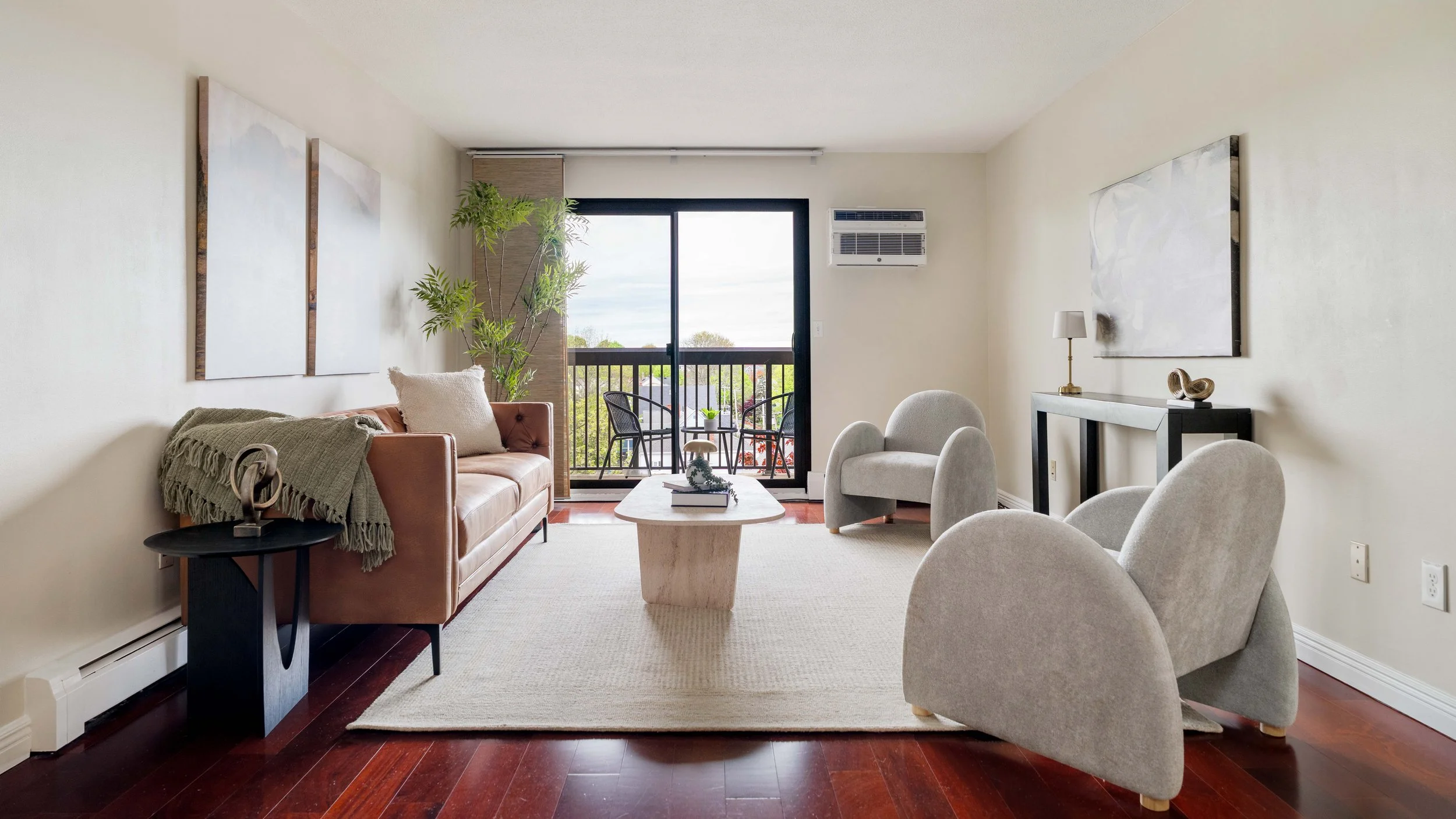 Living Room-07010.jpg