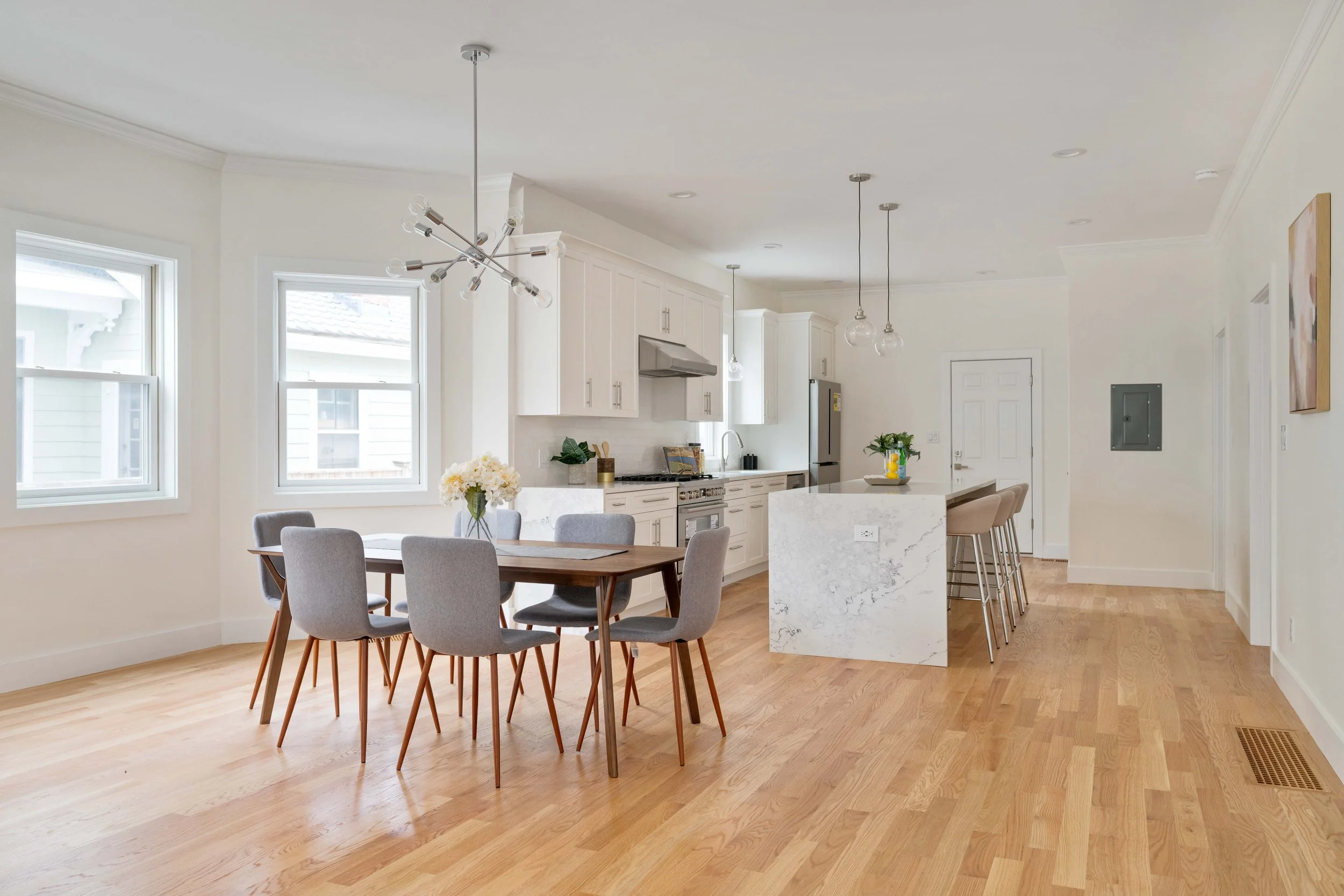 Dining Area (1).jpg