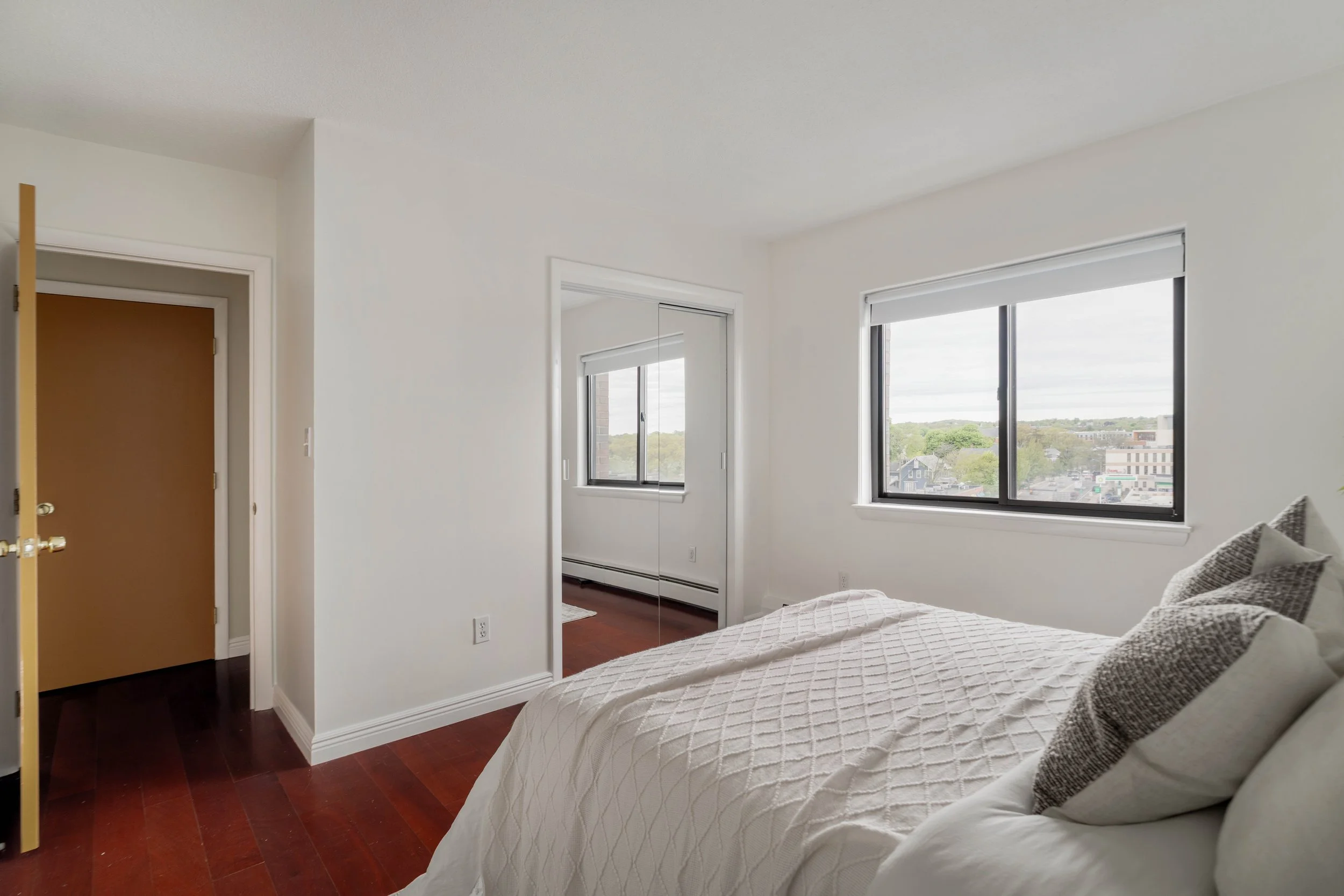 Bedroom-07118.jpg
