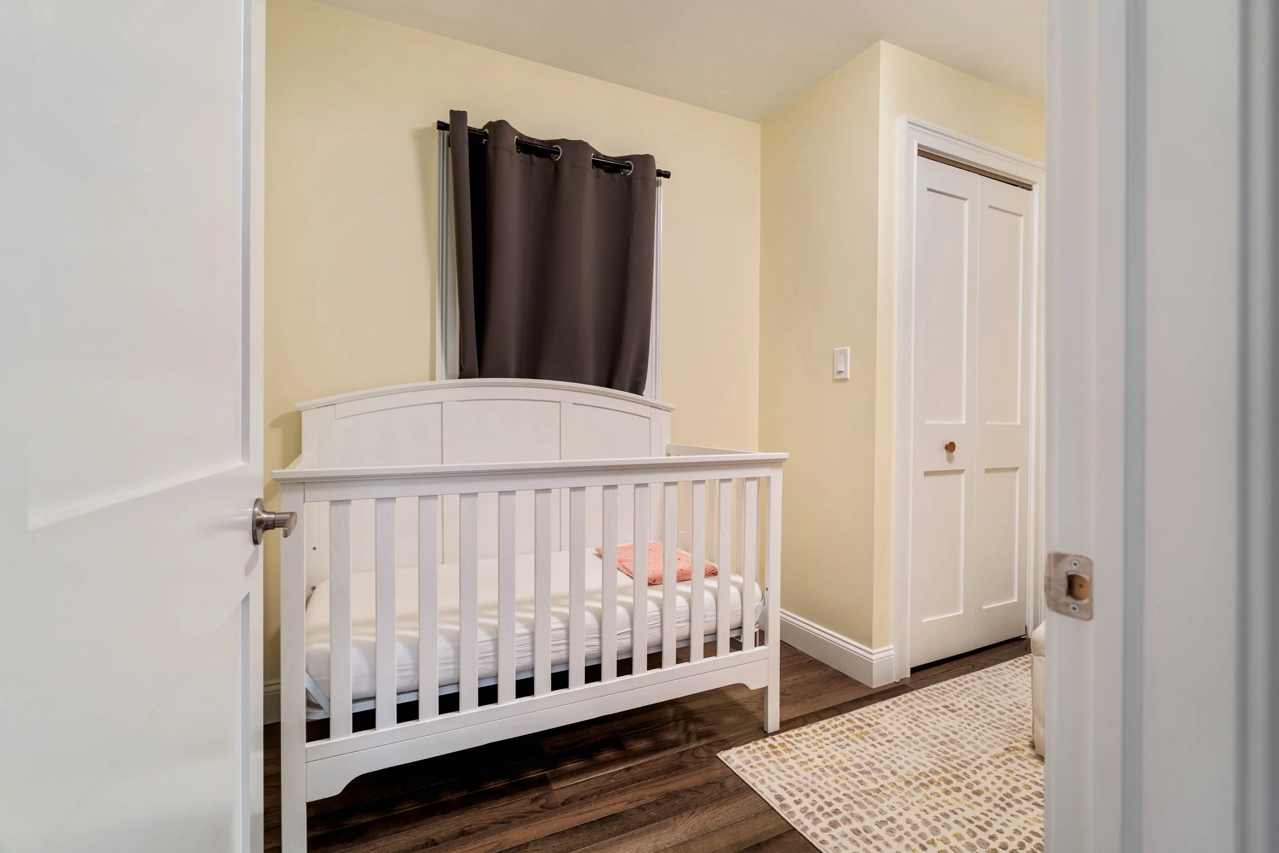 Bedroom 1-02113.jpg