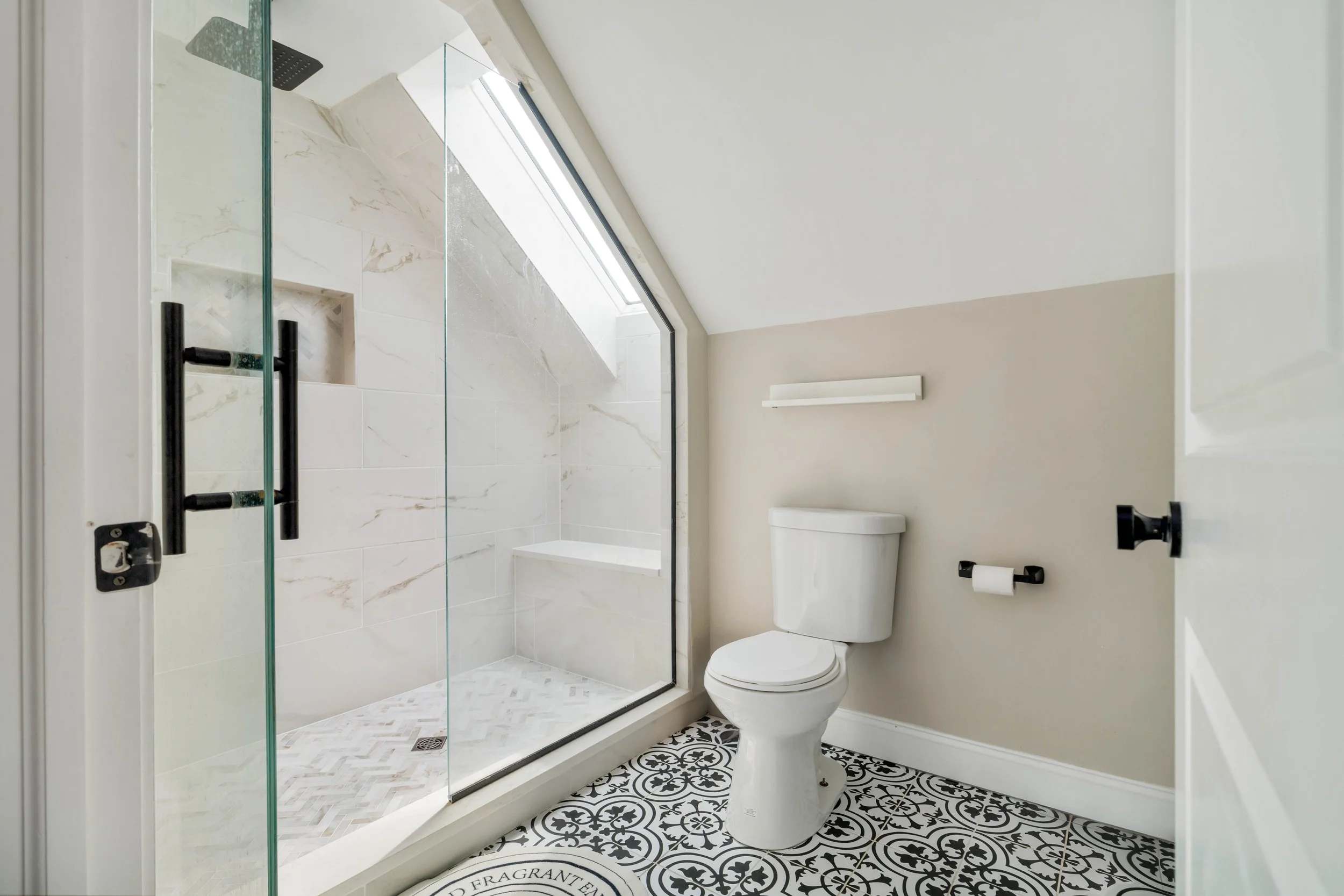 Primary Bed & Bath-09076.jpg