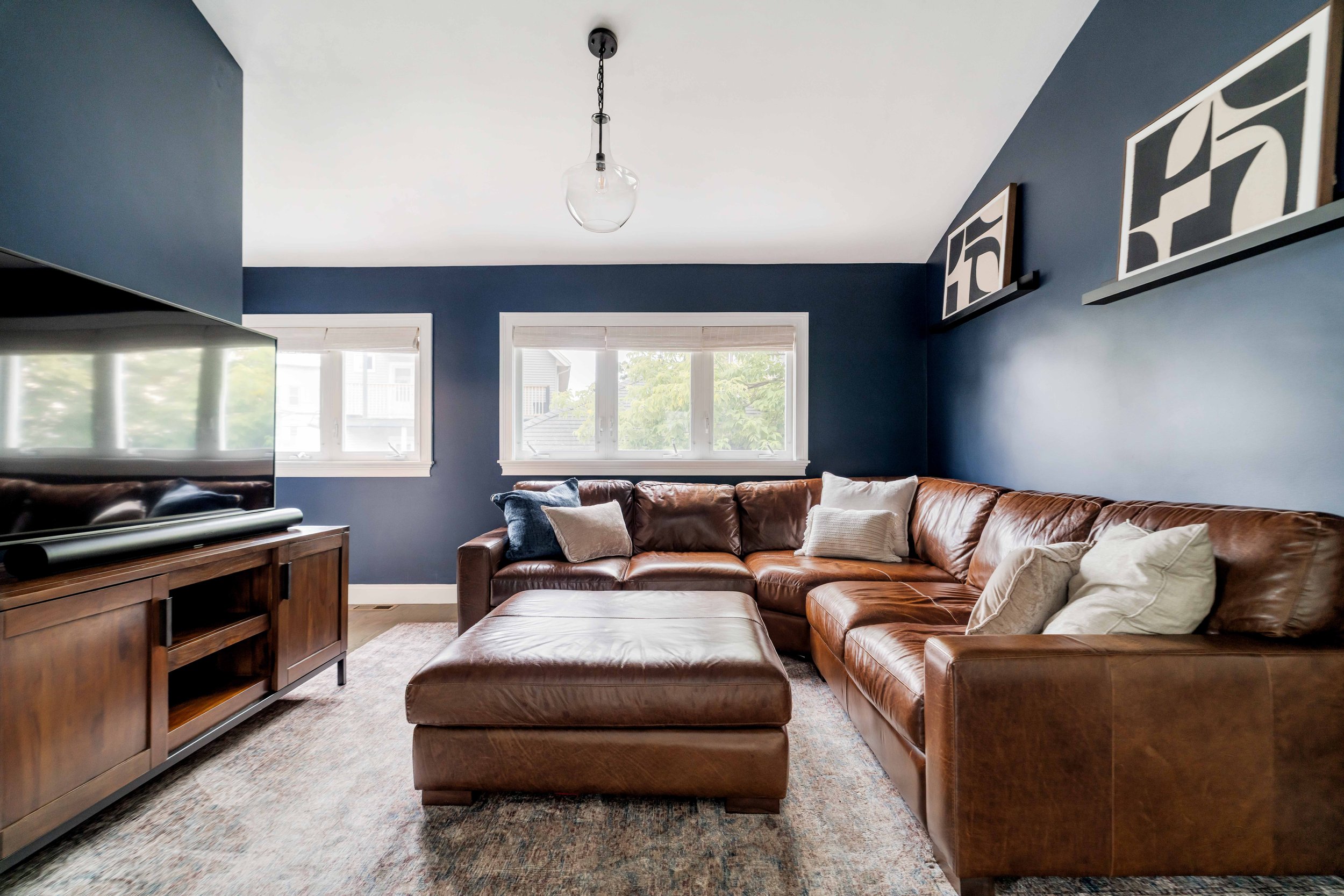Living Room-02360.jpg