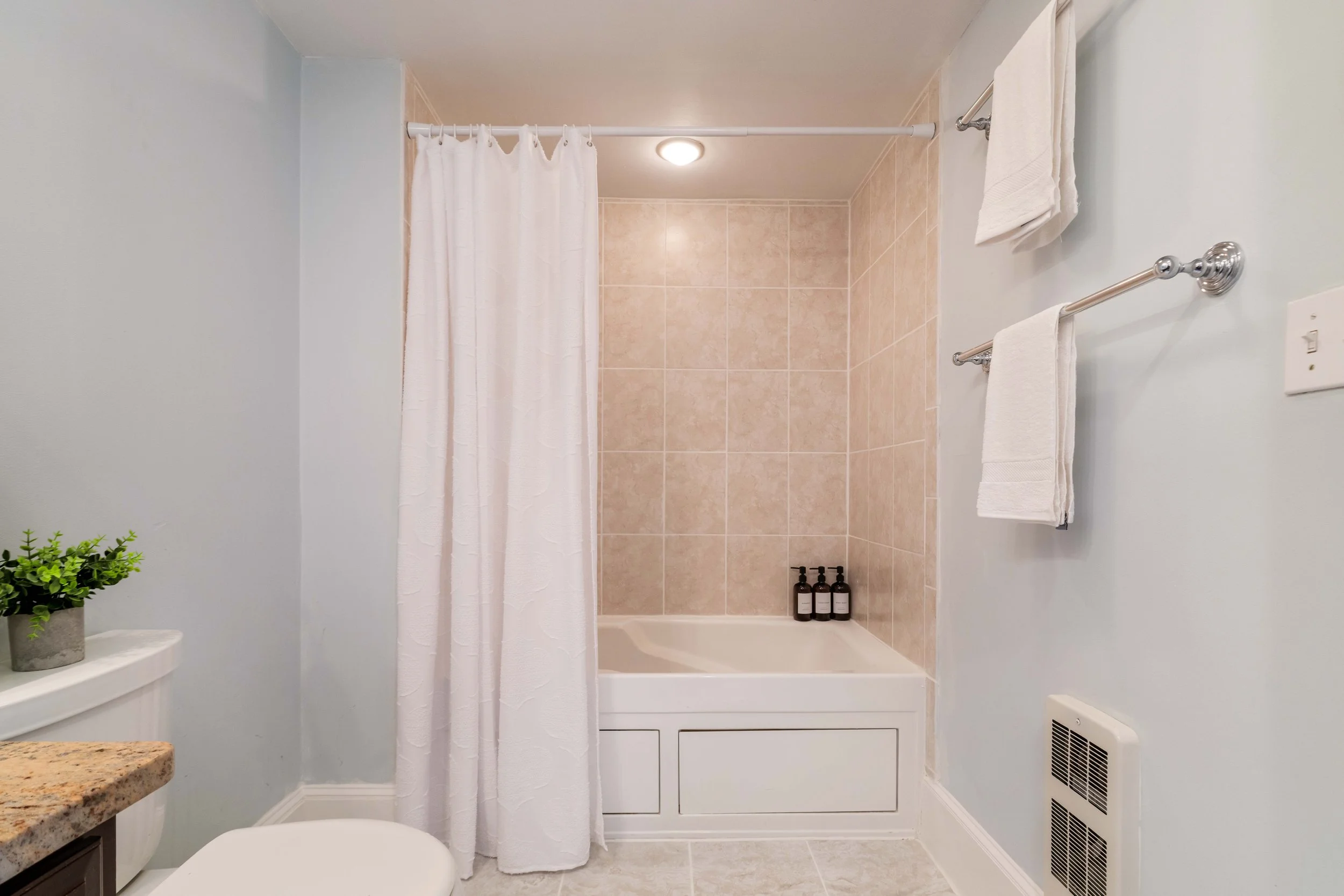 Bathroom-09574.jpg