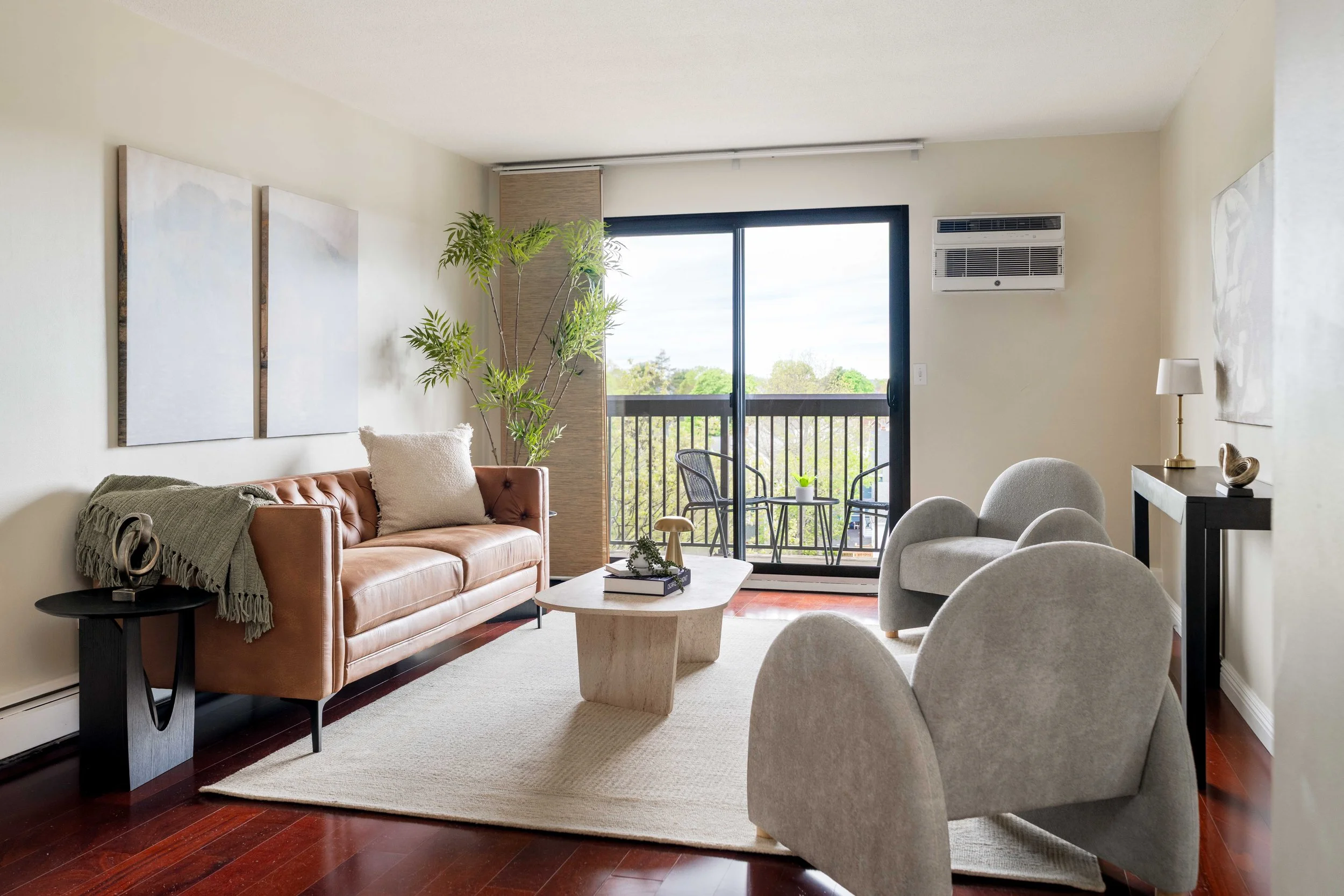 Living Room-07084.jpg
