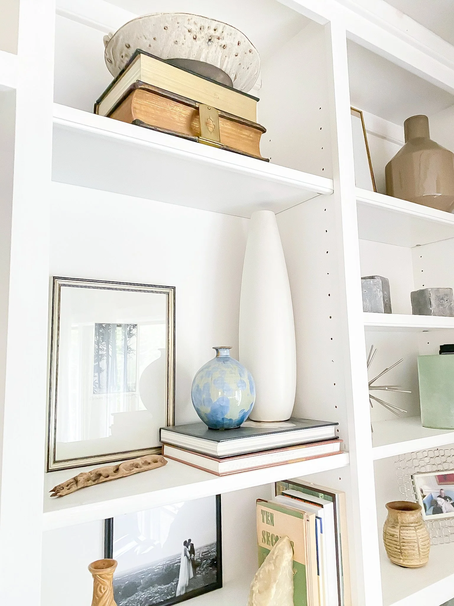 How to Style a Bookcase - 6 Rules to Follow