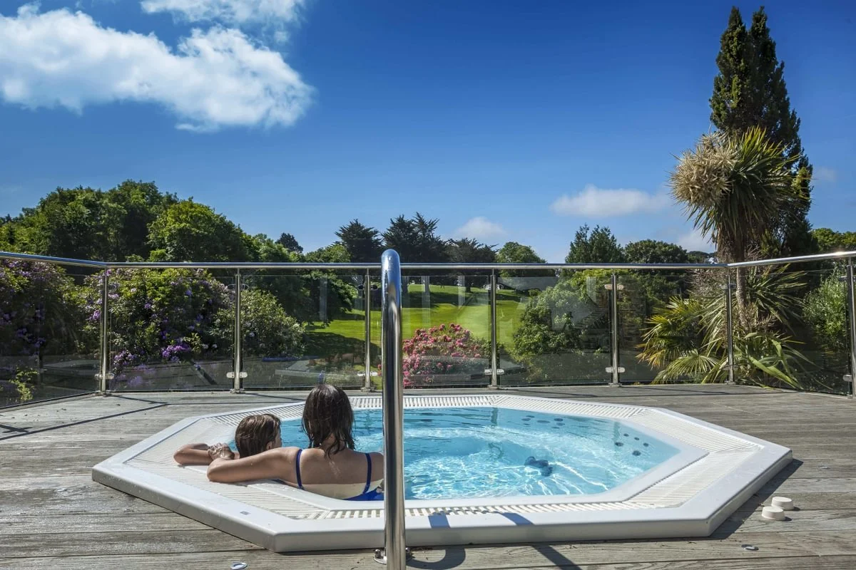 Hot tub - Medium.jpg