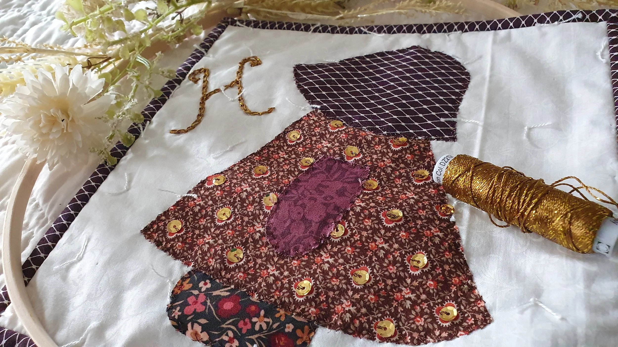 Sunbonnet sue applique with sequins