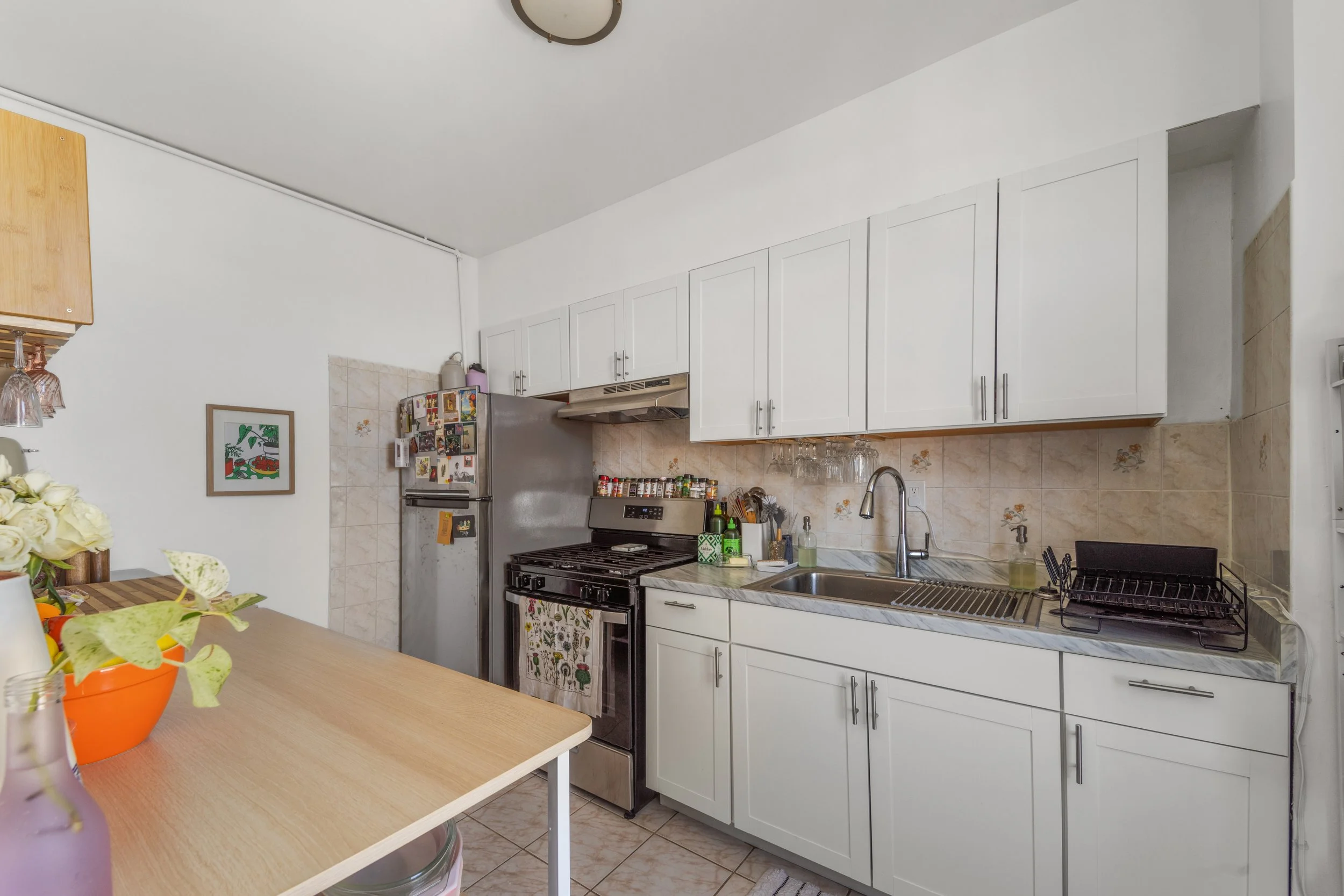 profphoto_37_Hendrix_St_#2,_Brooklyn_kitchen.jpg
