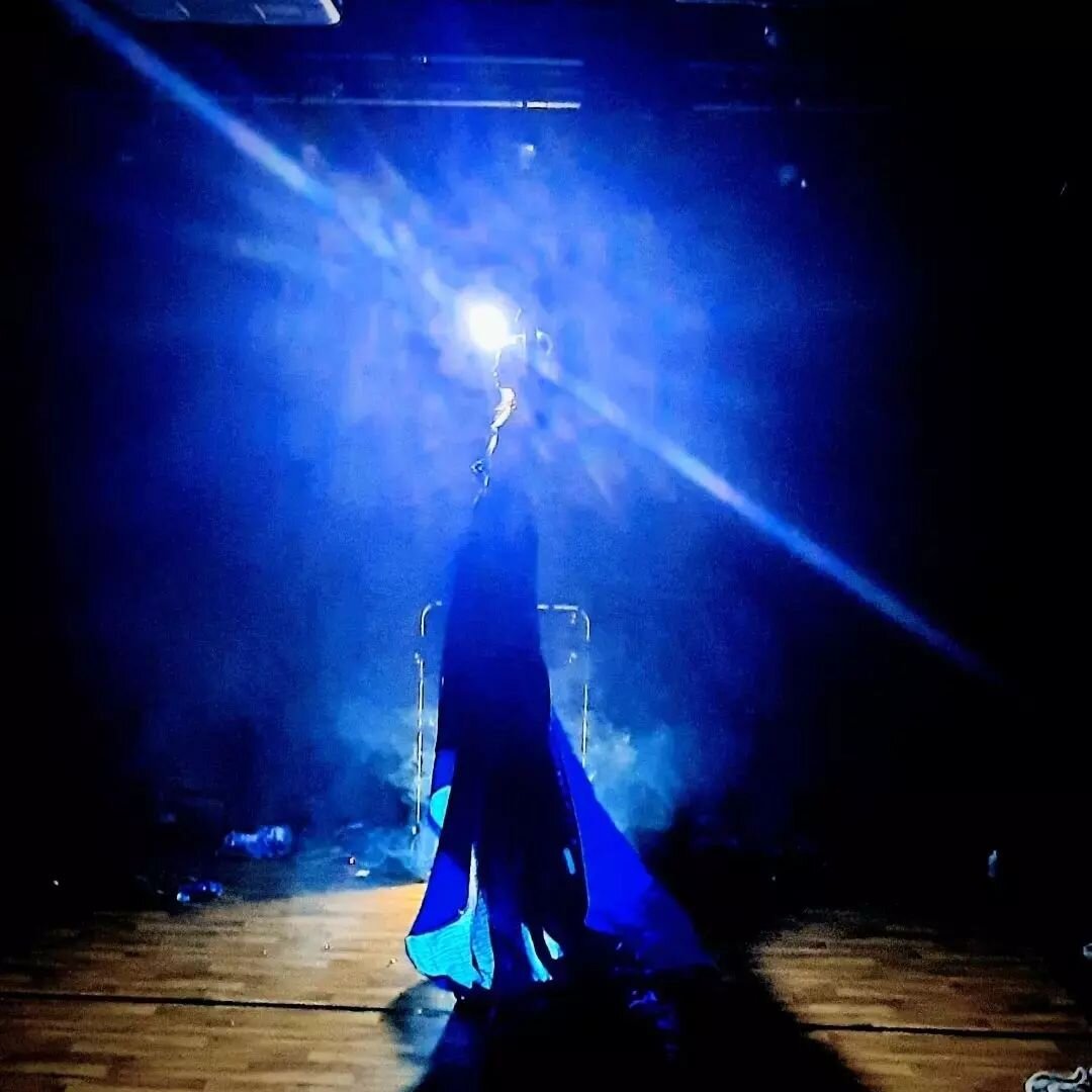 Snatch Circus making Circus dangerous again.
#Repost 📷@akenevilthing
&bull; &bull; &bull; &bull; &bull; &bull;
Snatch and Grab @galway_theatre_festival 

#snatchcircus #snatchandgrab #galwaytheatre #galwaytheatrefestival #vaultartiststudios #circusl