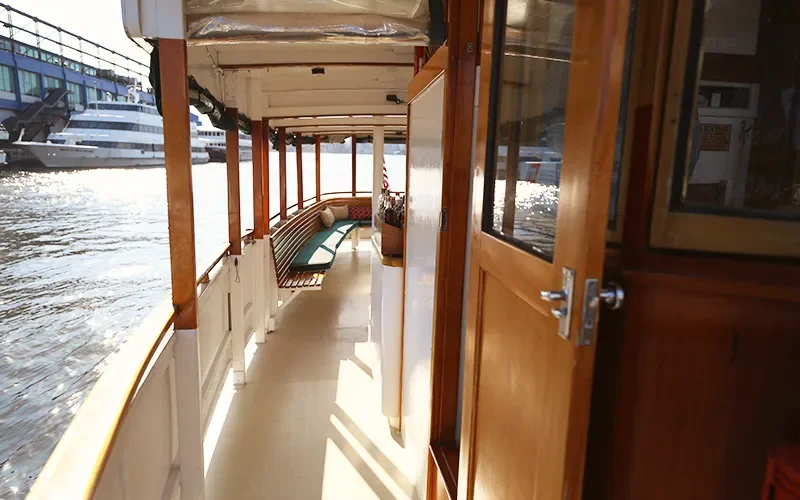 Patriot  side entrance yacht.webp