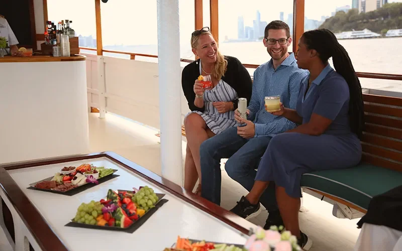 Patriot yacht boat party.webp