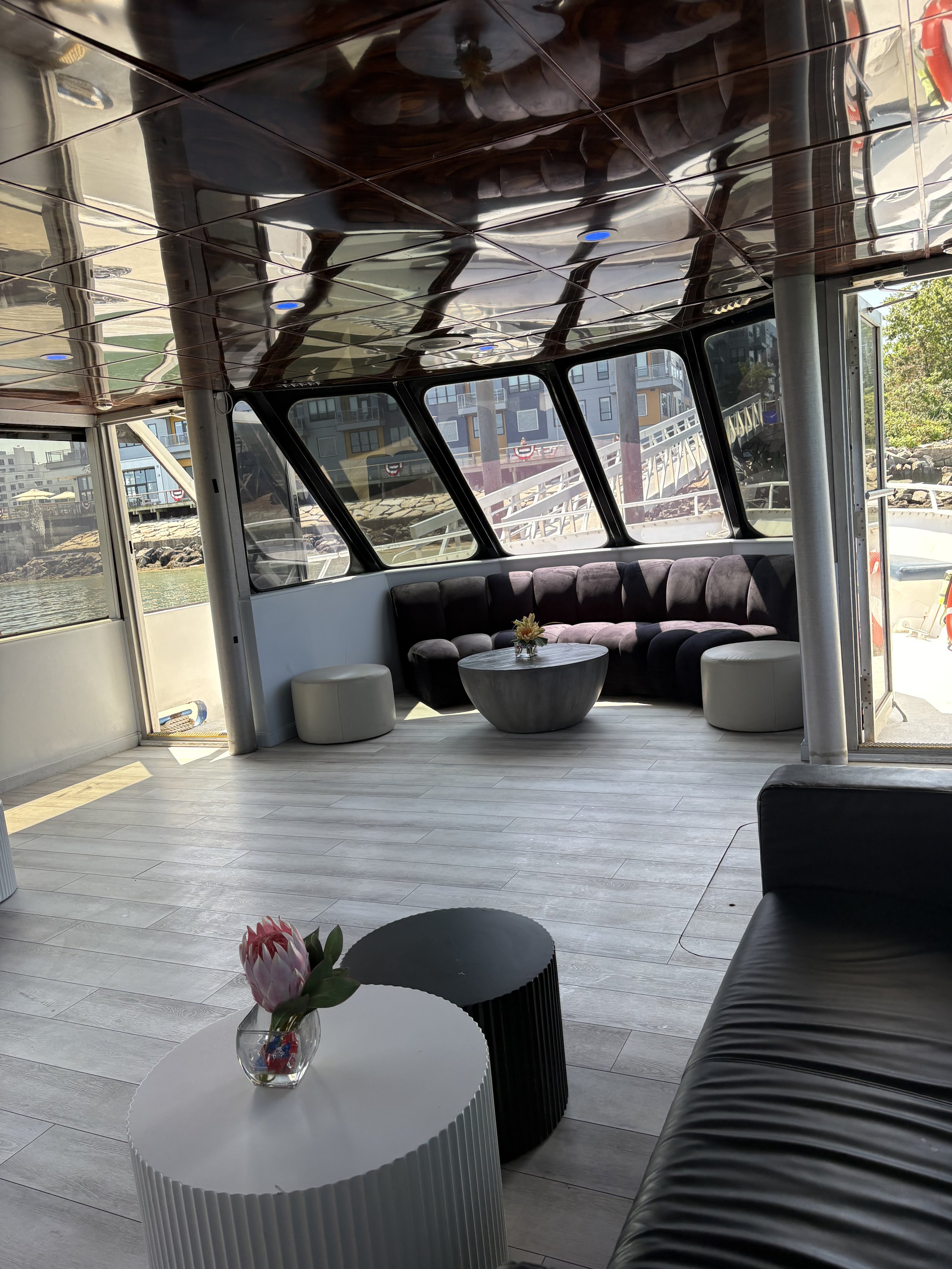 Inside deck event vessel Champagne.jpeg