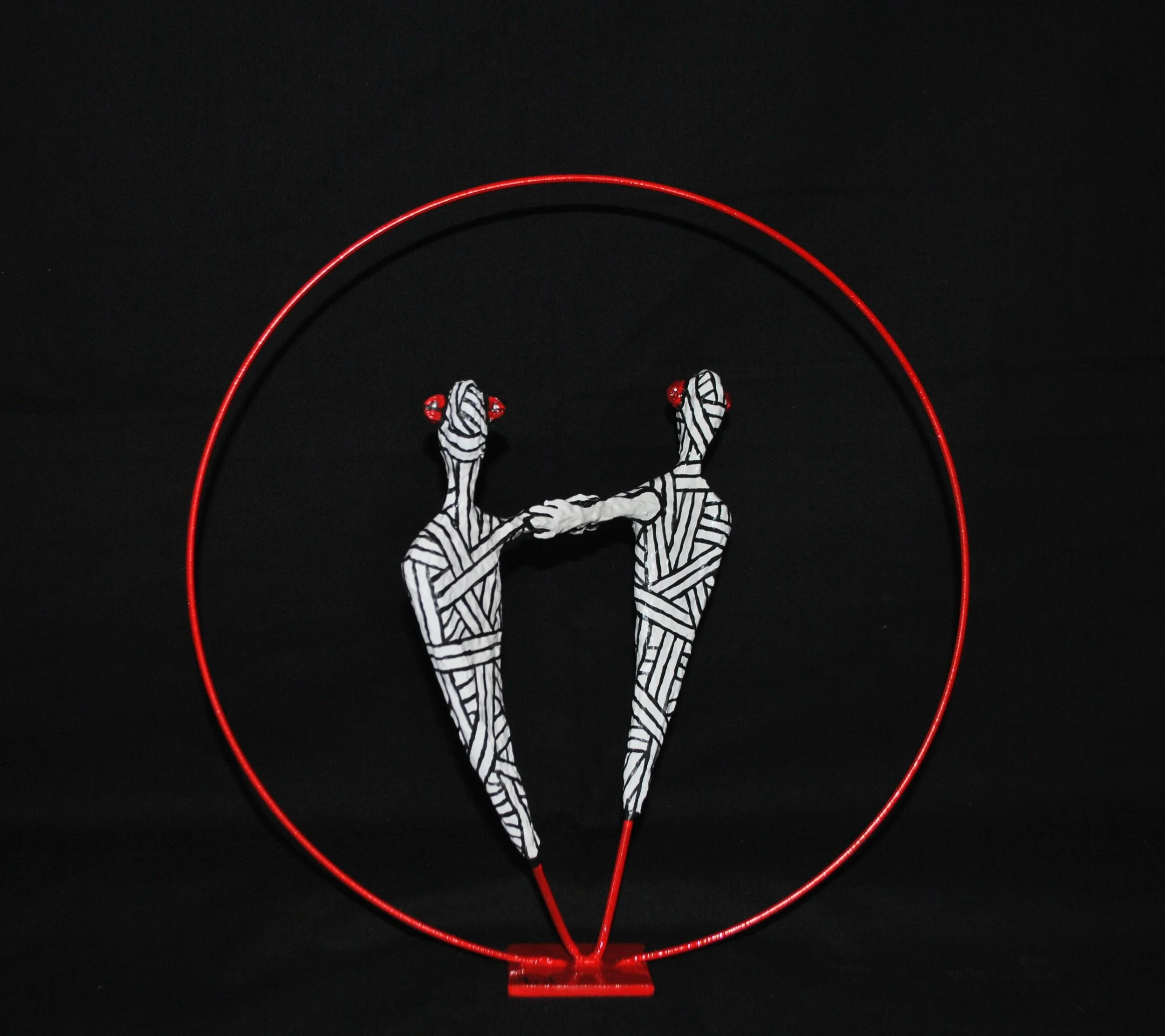 Danseurs | Papier, peinture acrylique, métal
Socle en fer. | H : 35 cm L : 15 cm l : 35 cm | £400