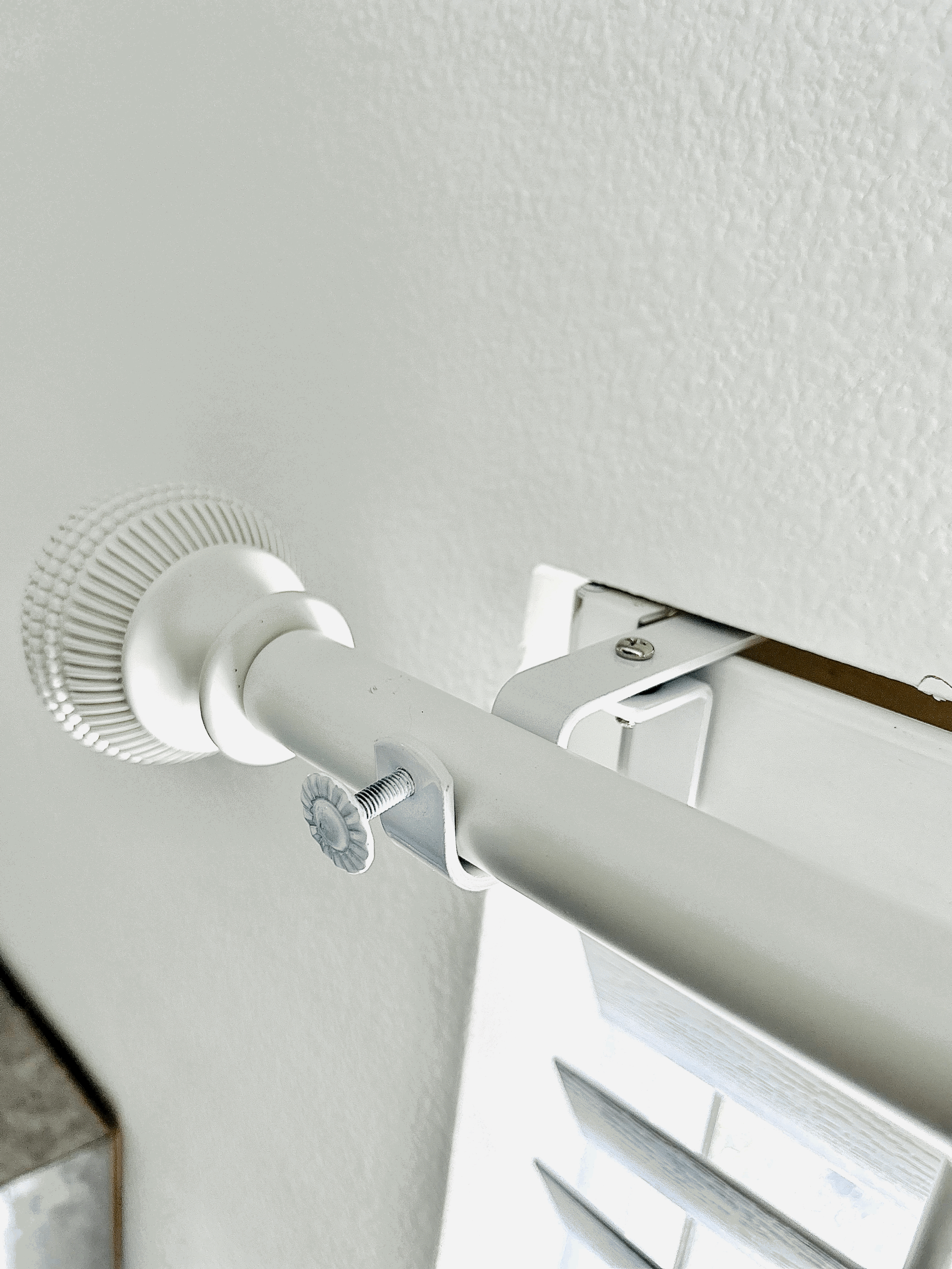 Extra large curtain bracket damage-free solution for apartment living