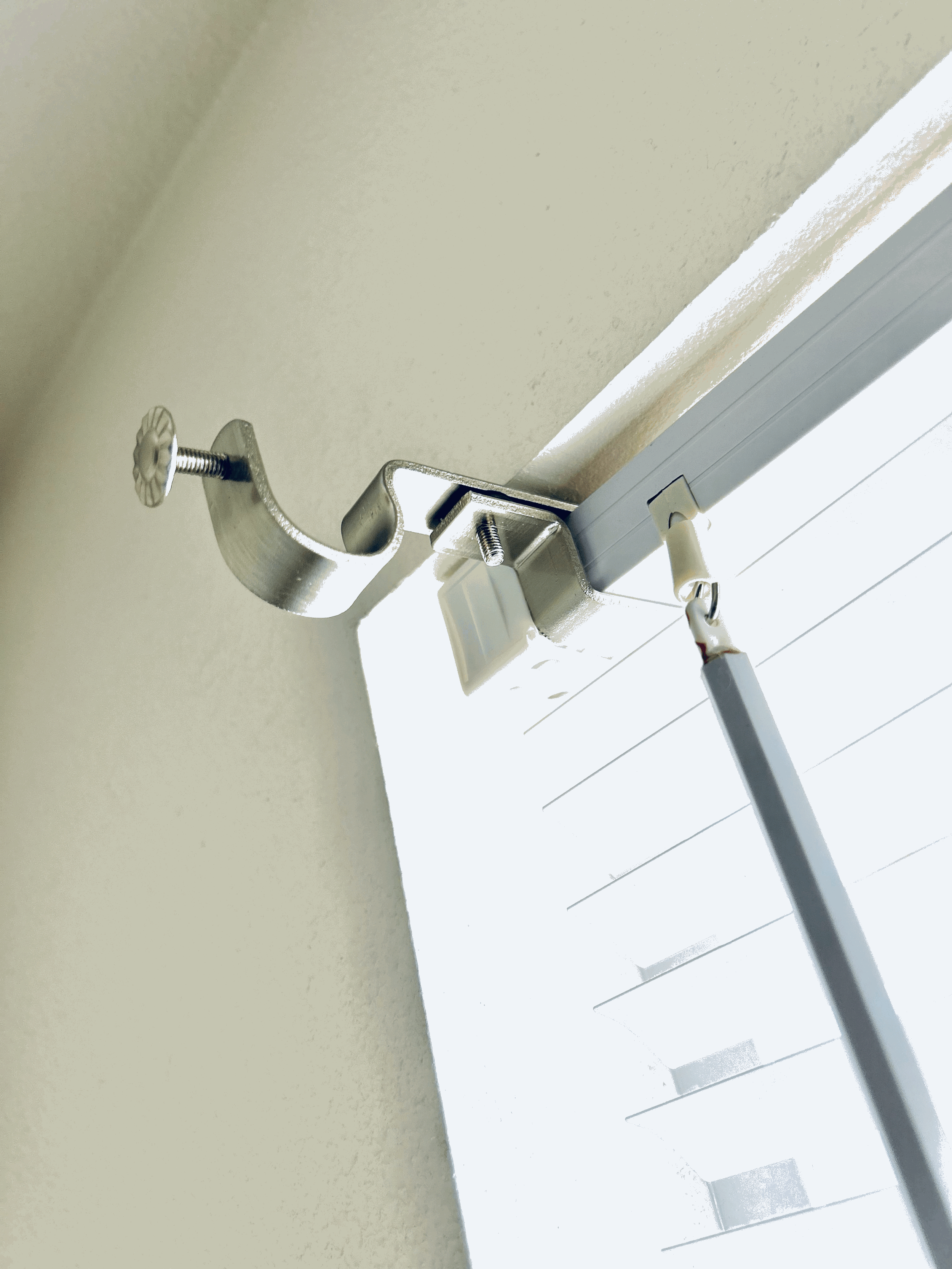 NoNo Bracket Mini no drill curtain bracket inside mount