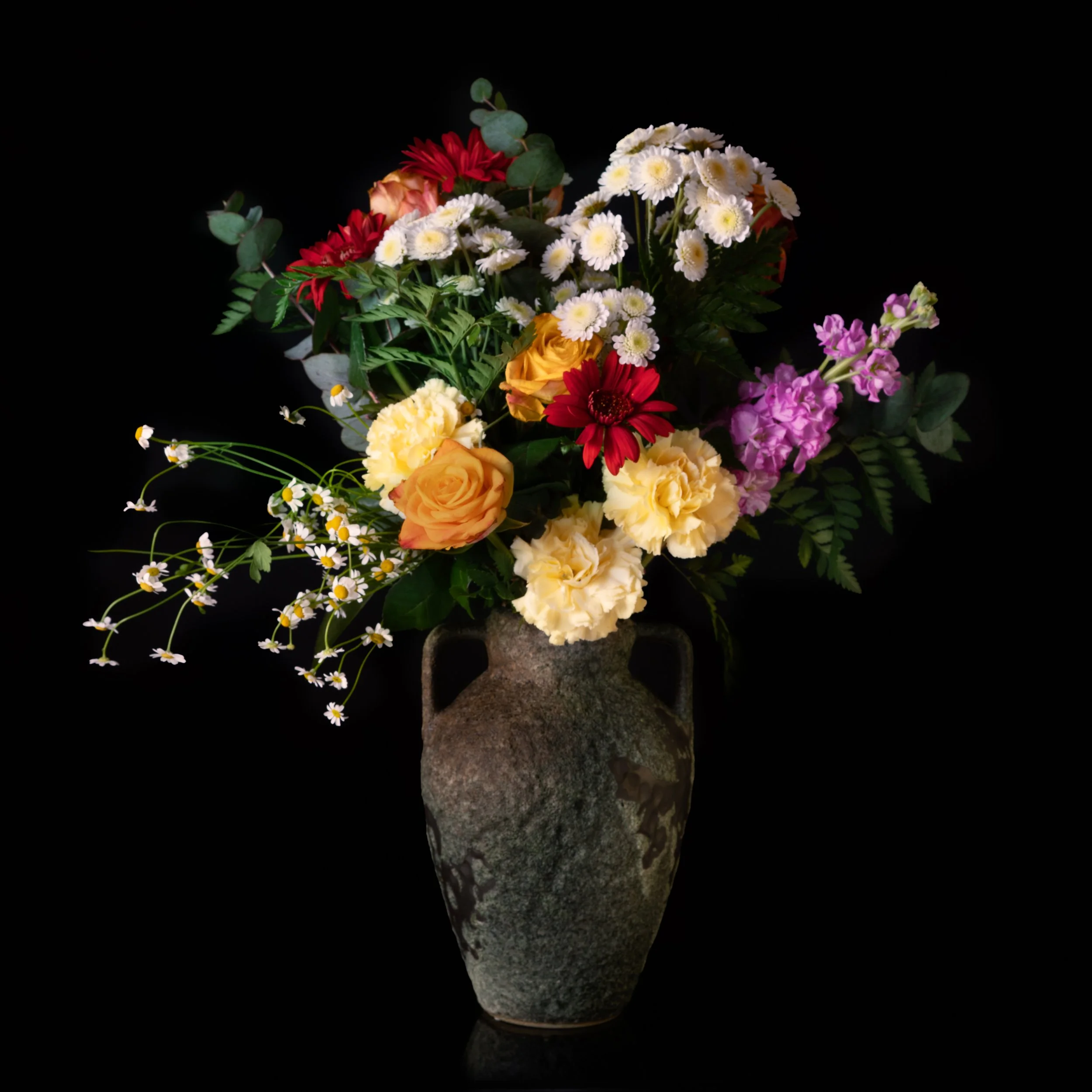 Flowers in vase_Crop1x1_background smoothed.jpeg