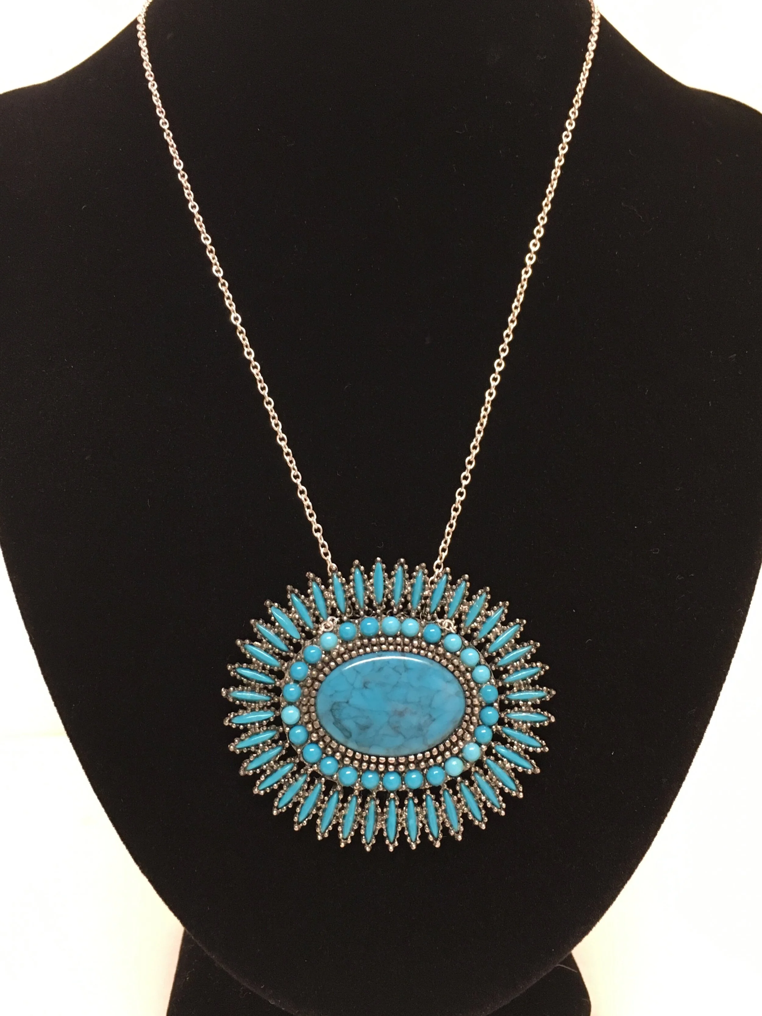 End result-   
Lets turn it into a fabulous statement necklace!  Voila!