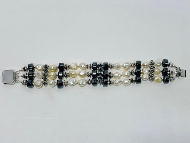 lori bellan bracelet after 4.jpg