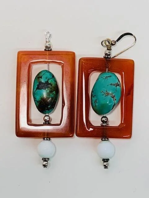 Difference in size between the new earring (L) and the original earring (R)