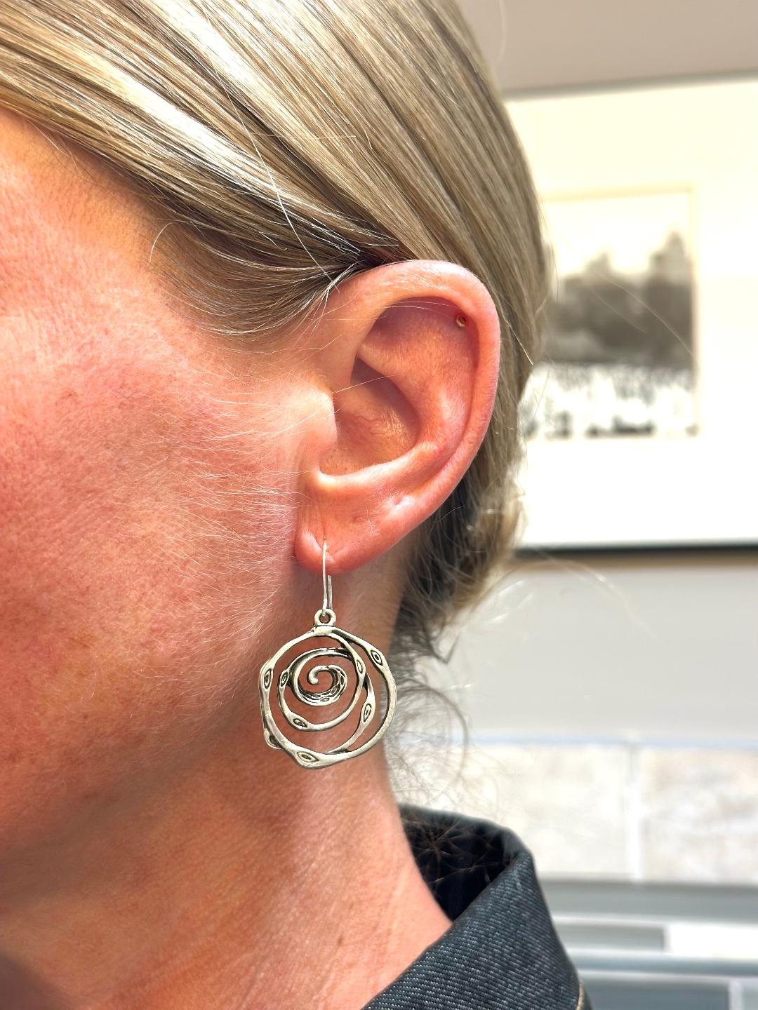 ornate flower scroll on.jpg