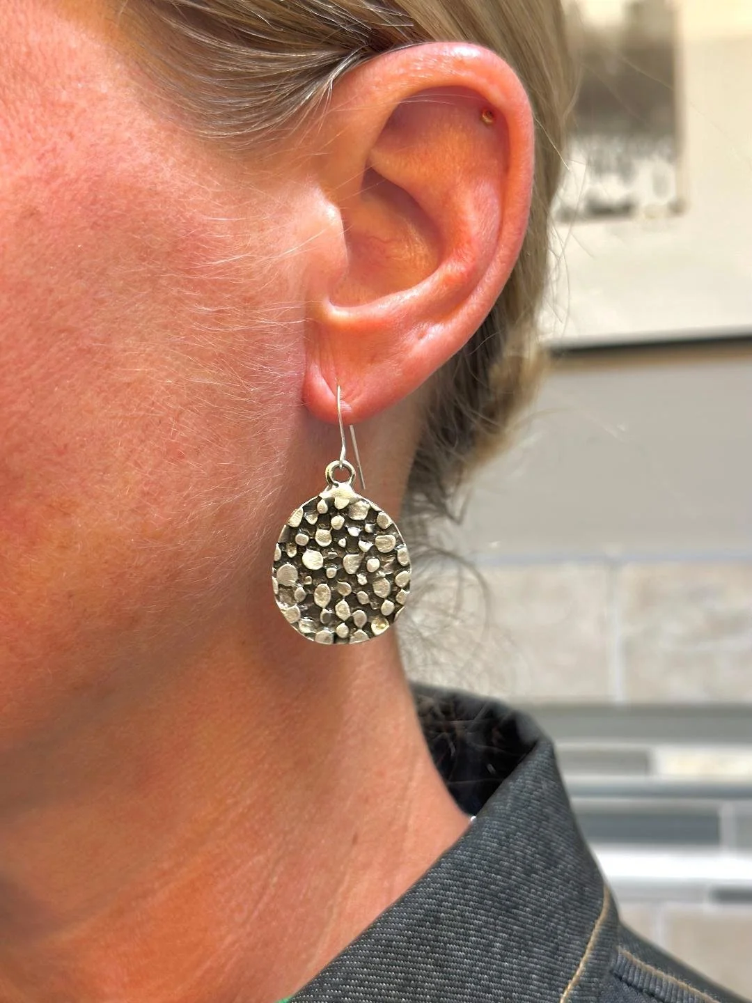 ornate flat dot disc on.jpg