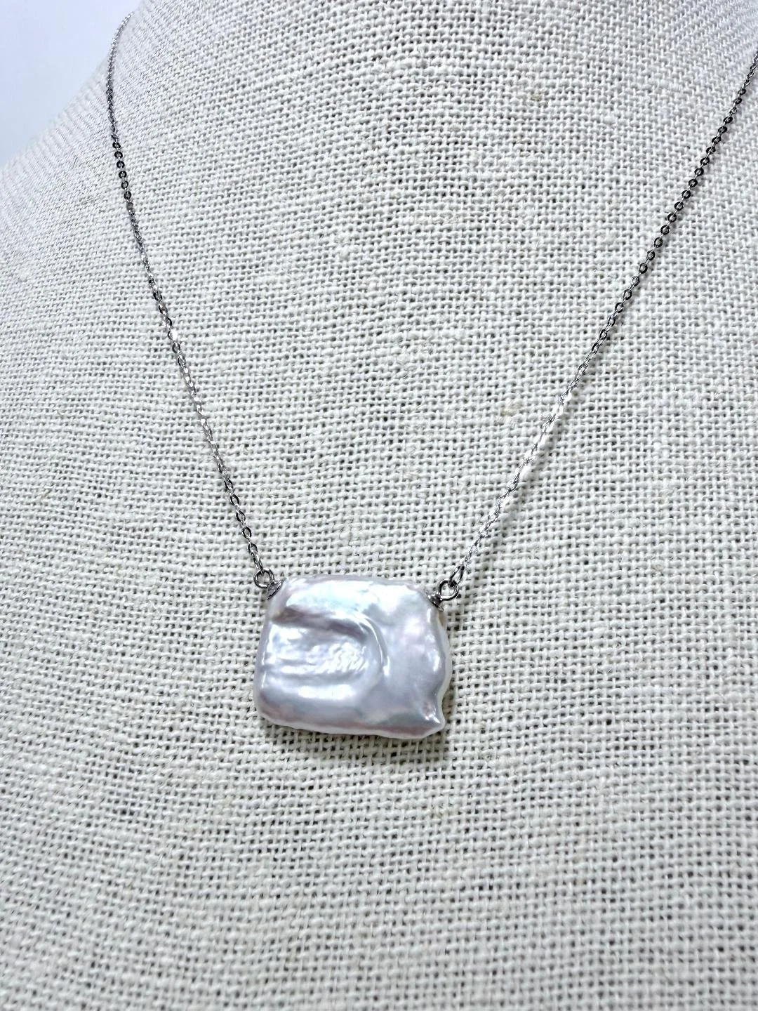 rectangle pearl w ss chain.jpg