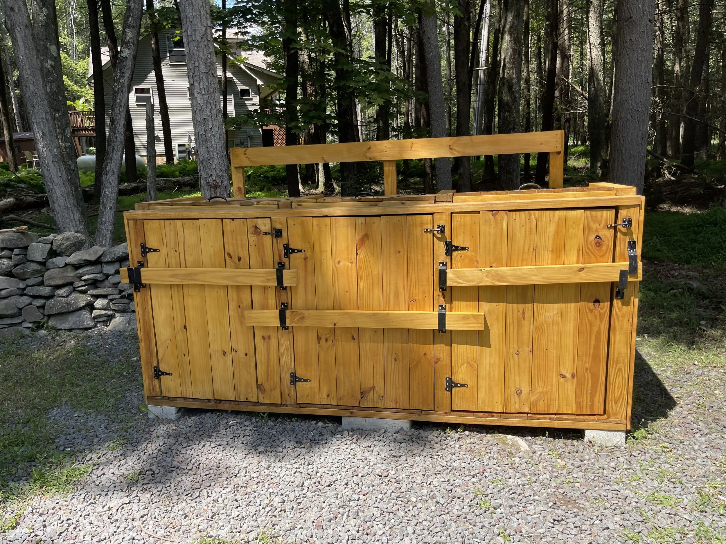 Garbage Can Enclosure 