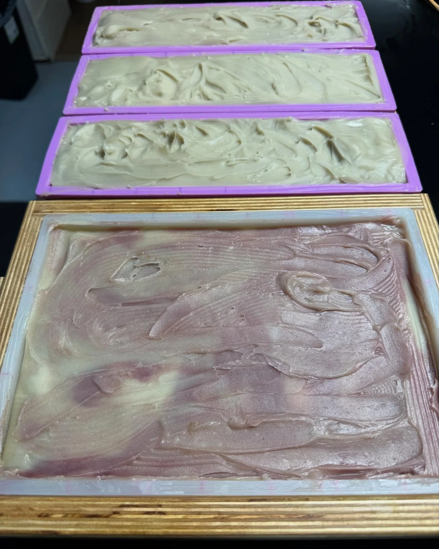 Wet 🧼 Wednesday&hellip;it isn&rsquo;t always gorgeous but if we had smell-I-gram 🤌😘

#soap #wetsoapwednesday #makersgonnamake #513 #fallvibes #everydayluxury #plasticfree #sheabuttersoap #cocoabuttersoap #sustainableskincare