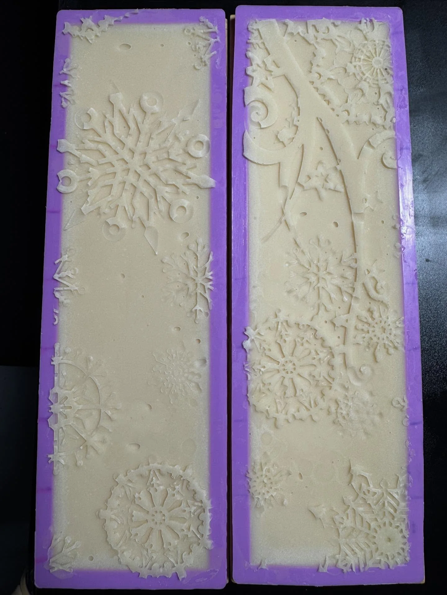 Wet 🧼 Wednesday.. Birchwood 🥰 simple and beautiful. 

#handmadesoaps #makersgonnamake #midwestmade #513 #wetsoap