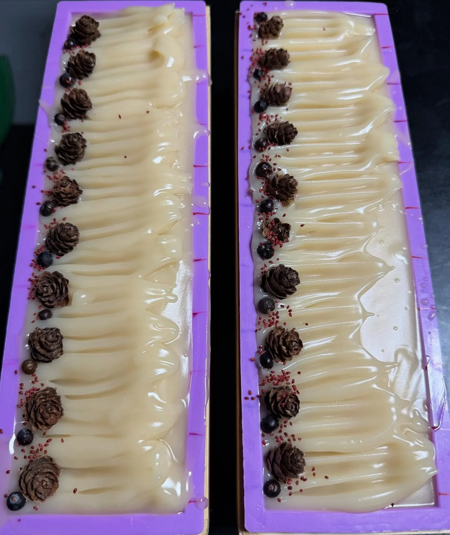 Wet 🧼Wednesday&hellip; Cashmere will be back, but it always goes quickly! 

#wetsoap #handcraftedsoap #smallbatchsoap #makersgonnamake #giftideas