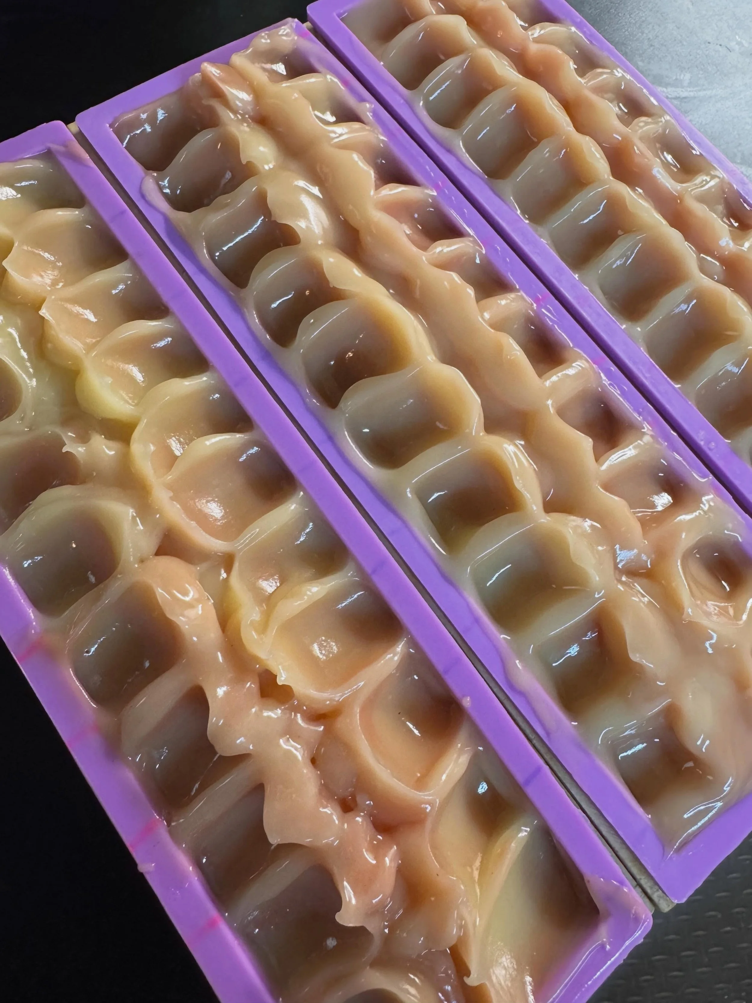 Just squeaking in with this one&hellip;Bliss restock, it&rsquo;s always a hit. Scroll to see a giant ball that I worked on for hours this morning😅

#wetsoap #handcraftedsoap #makersgonnamake #cincy #giftideas