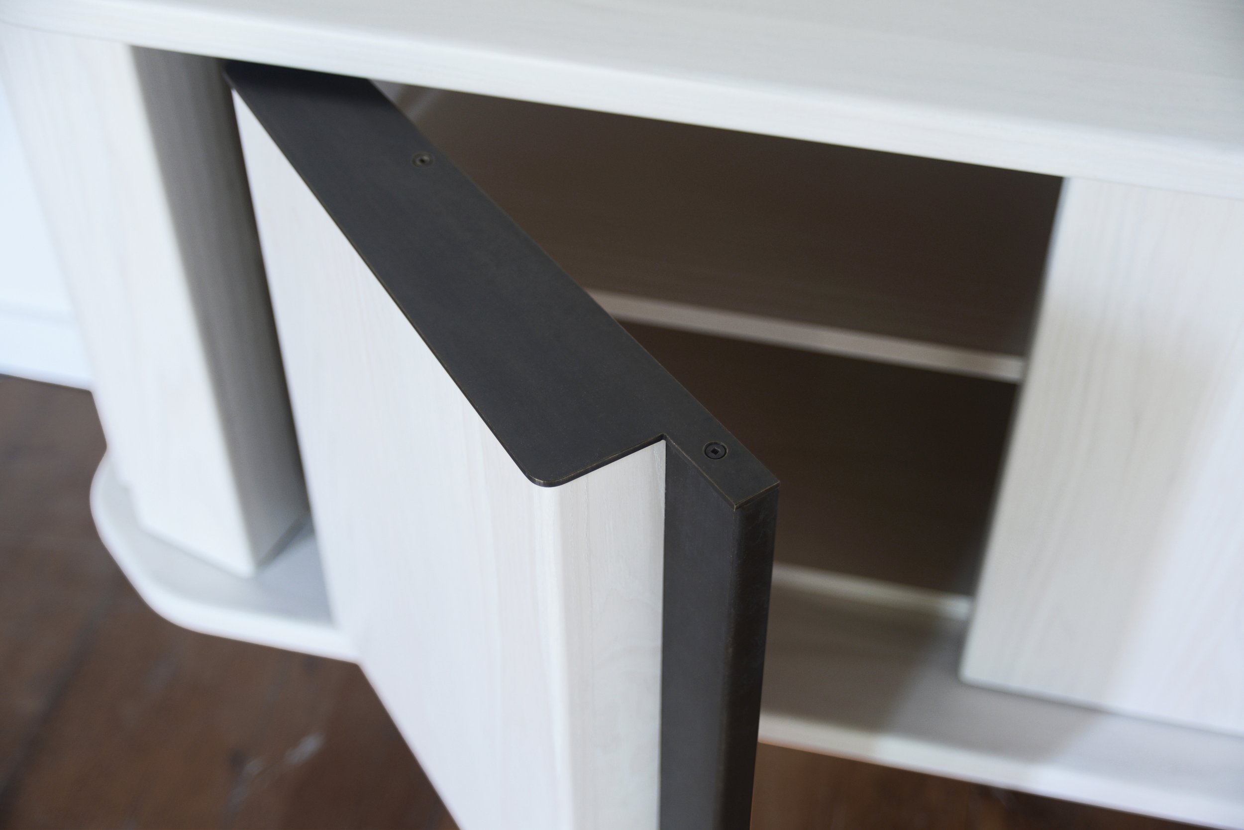 SIMON_JOHNS_DIAMOND_SIDEBOARD_BONE_WHITE_03.jpg