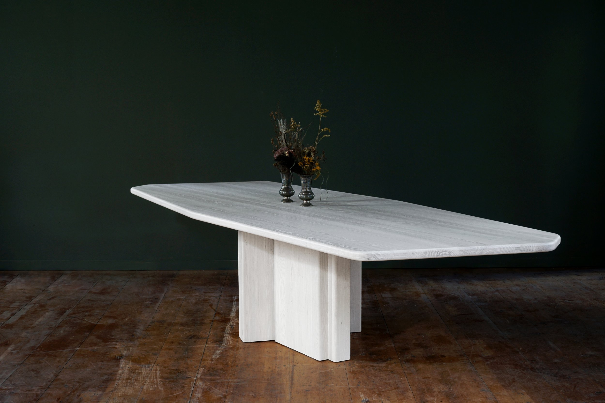 SIMON_JOHNS_DIAMOND_TABLE_BONE_WHITE_03.jpg