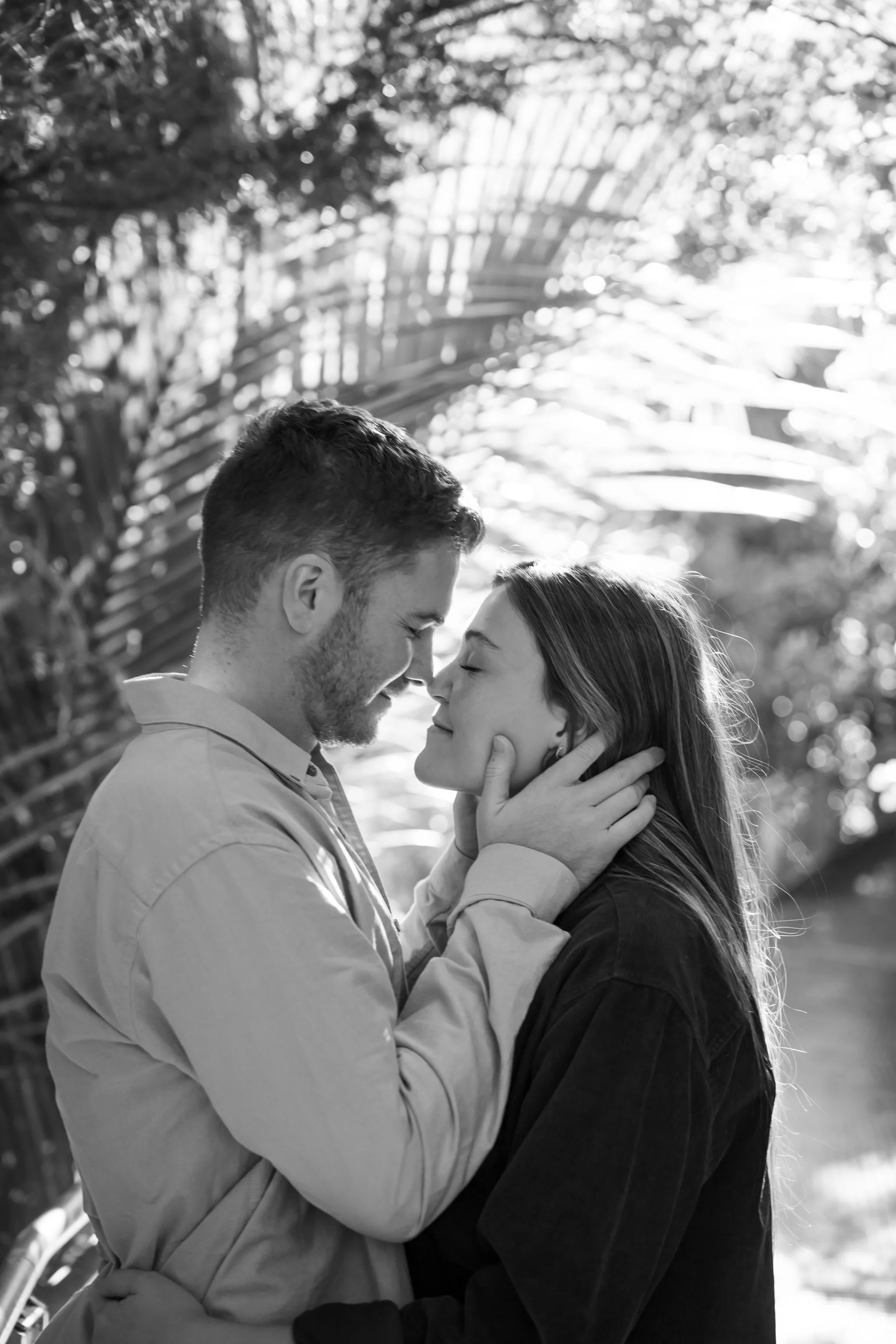 AUCKLAND+COUPLE+PARK+NORTH+SHORE+PHOTOSHOOT+OUTDOORS+IRENA+CIMA+PORTRAIT+PHOTOGRAPHER-7.jpg