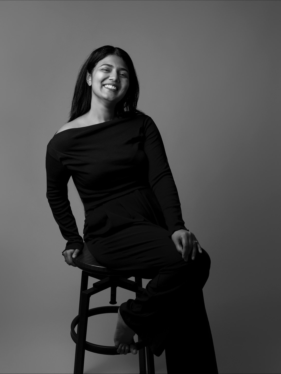 Imagine finally feeling beautiful without second-guessing yourself and feeling good in your own skin. 

These studio sessions are about creating that space to step away from everything else and honour your worth &amp; your achievements. 

If any of t