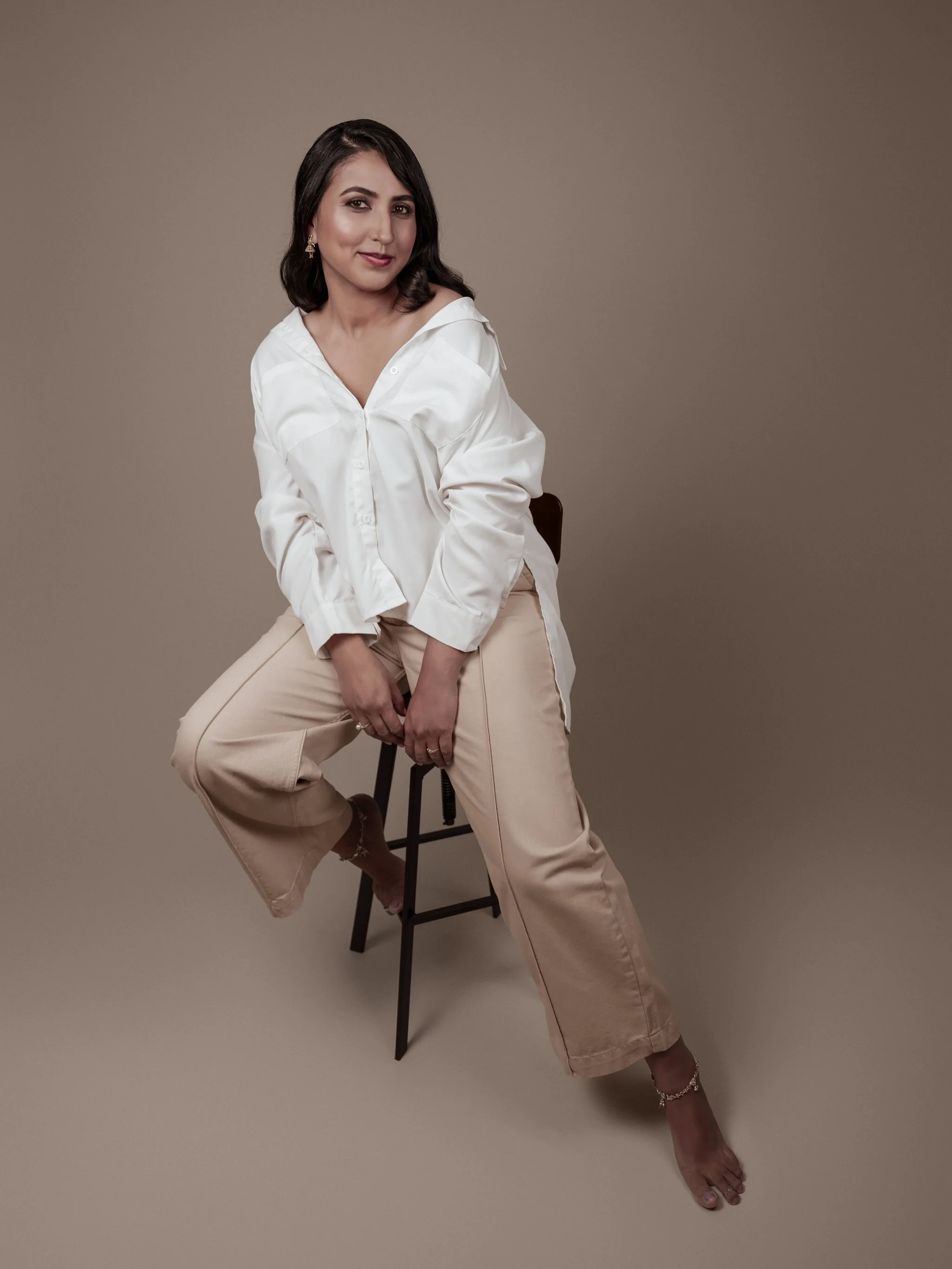 This is your moment to pause the autopilot. 
To have time that&rsquo;s entirely yours. 
To reconnect with your own body.

Because you deserve to remember what it feels like to be fully present in your own skin.

My Waiheke photography studio is a cal