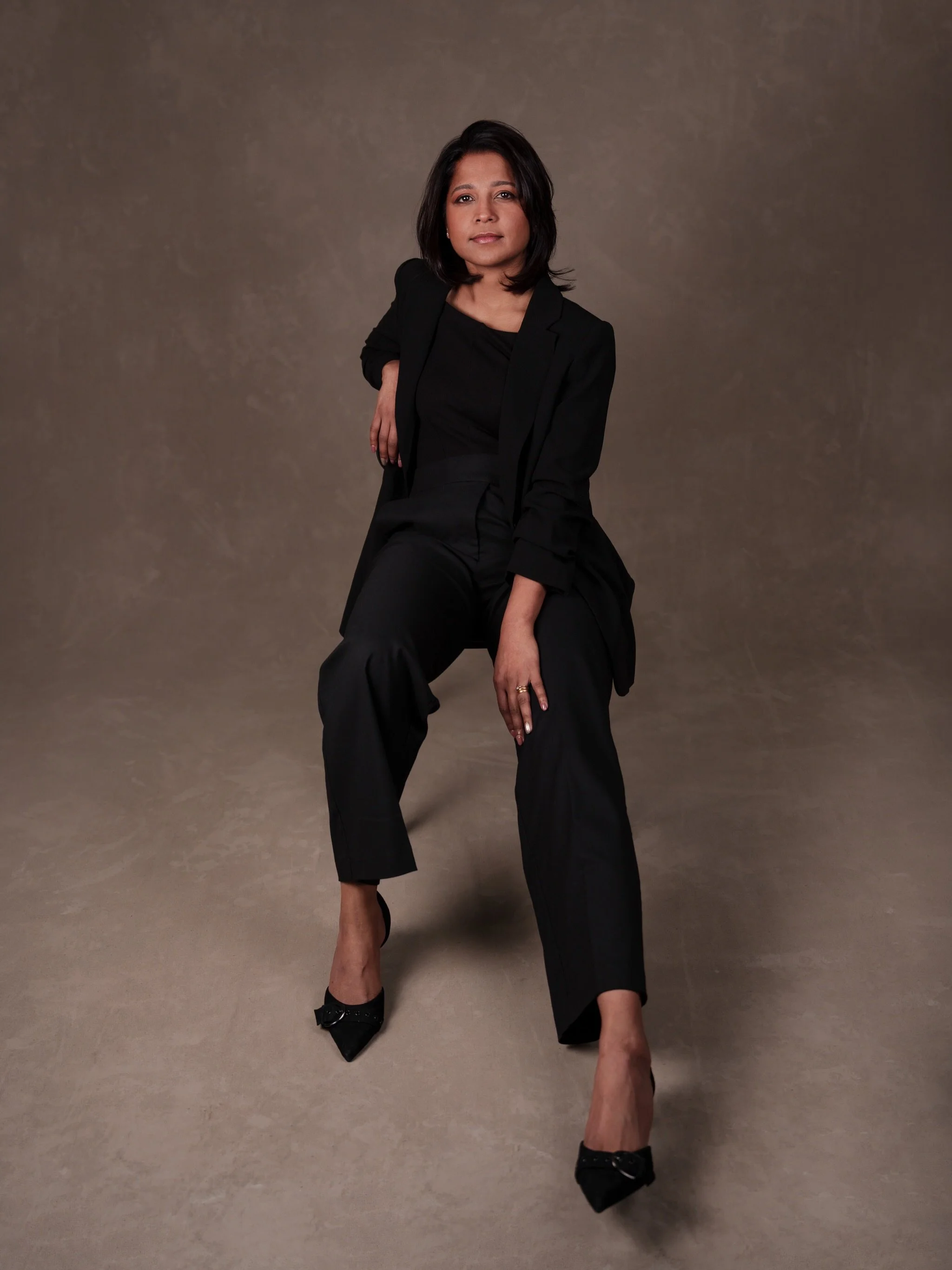 From the boss&bull;babe in a suit&hellip; 

&hellip; to a boss&bull;babe in a sexy dress! 

Any side of you is celebrated ✨

&mdash;&mdash;

women&rsquo;s portraits / Waiheke photography studio / empowering photoshoots / luxury experience / self love