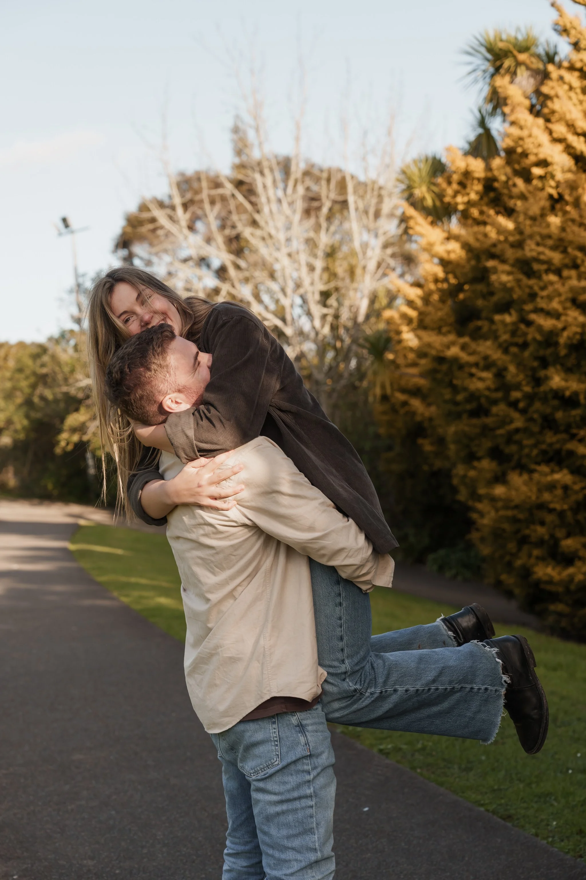 AUCKLAND+COUPLE+PARK+NORTH+SHORE+PHOTOSHOOT+OUTDOORS+IRENA+CIMA+PORTRAIT+PHOTOGRAPHER-28.jpg