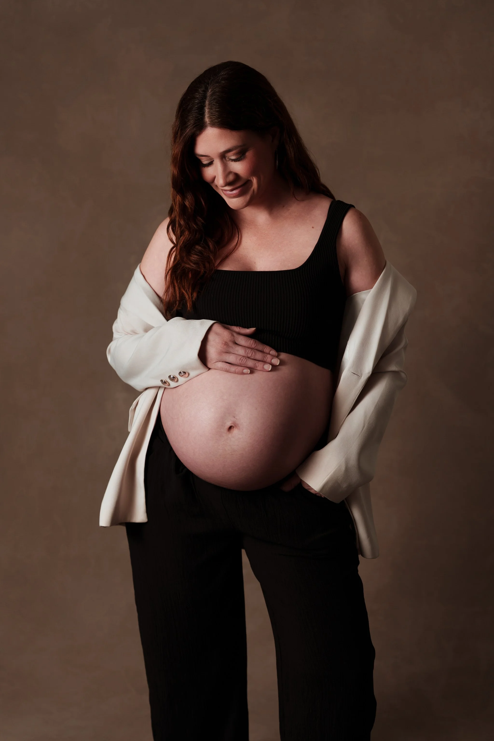 STUDIO+MATERNITY+ELEGANT+PHOTOSHOOT+WAIHEKE+AUCKLAND+NEW+ZEALAND+IRENA+CIMA+PHOTOGRAPHY5.jpg