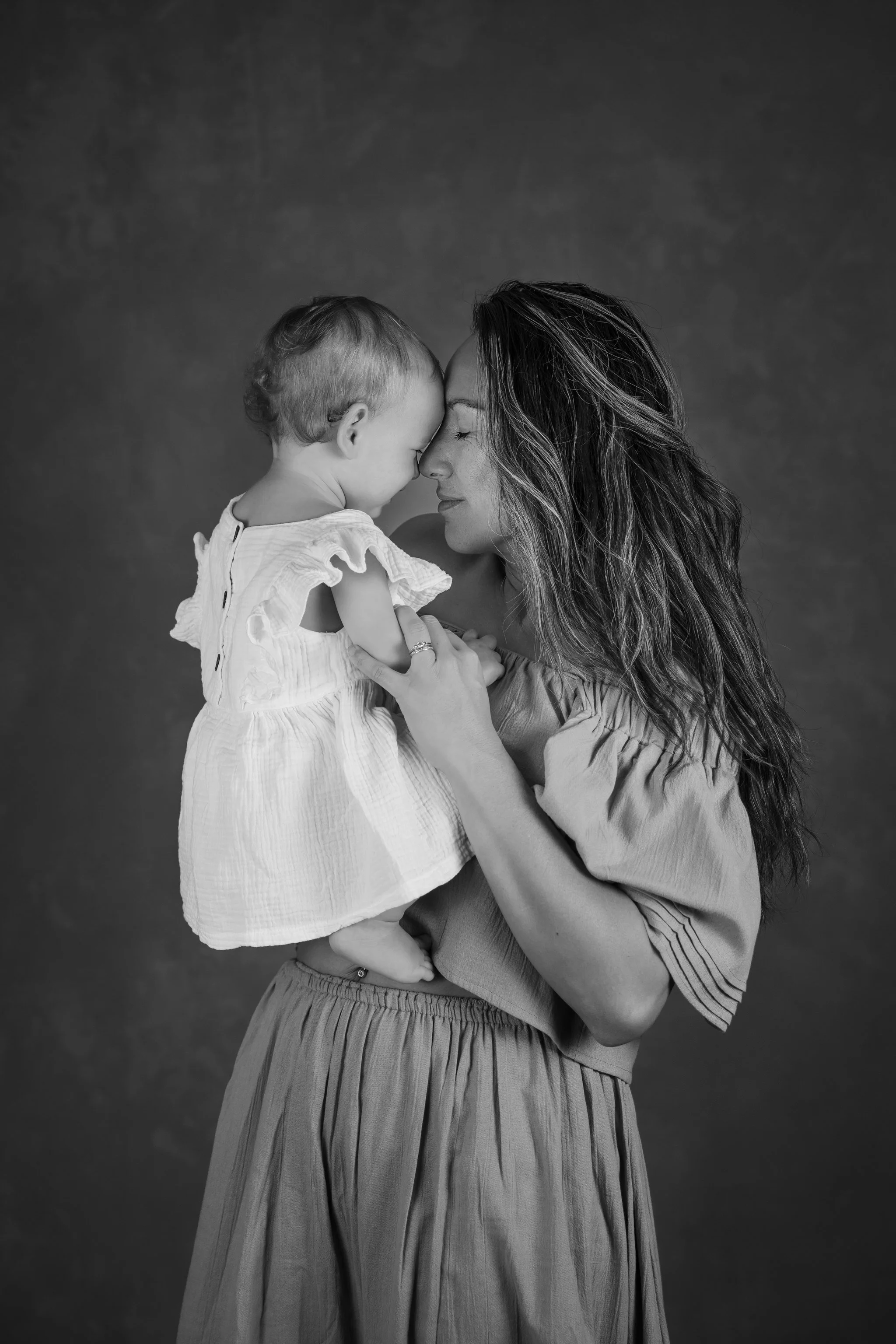 STUDIO+MUM+BABY+ELEGANT+PHOTOSHOOT+WAIHEKE+AUCKLAND+NEW+ZEALAND+IRENA+CIMA+PHOTOGRAPHY11.jpg