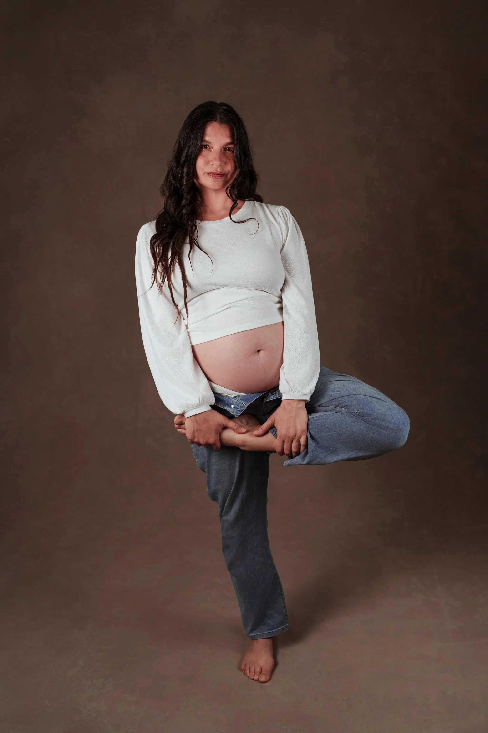 WOMENS+PORTRAITS+STUDIO+ELEGANT+MATERNITY+PHOTOSHOOT+WAIHEKE+AUCKLAND+NEW+ZEALAND+IRENA+CIMA+PHOTOGRAPHY3.jpg